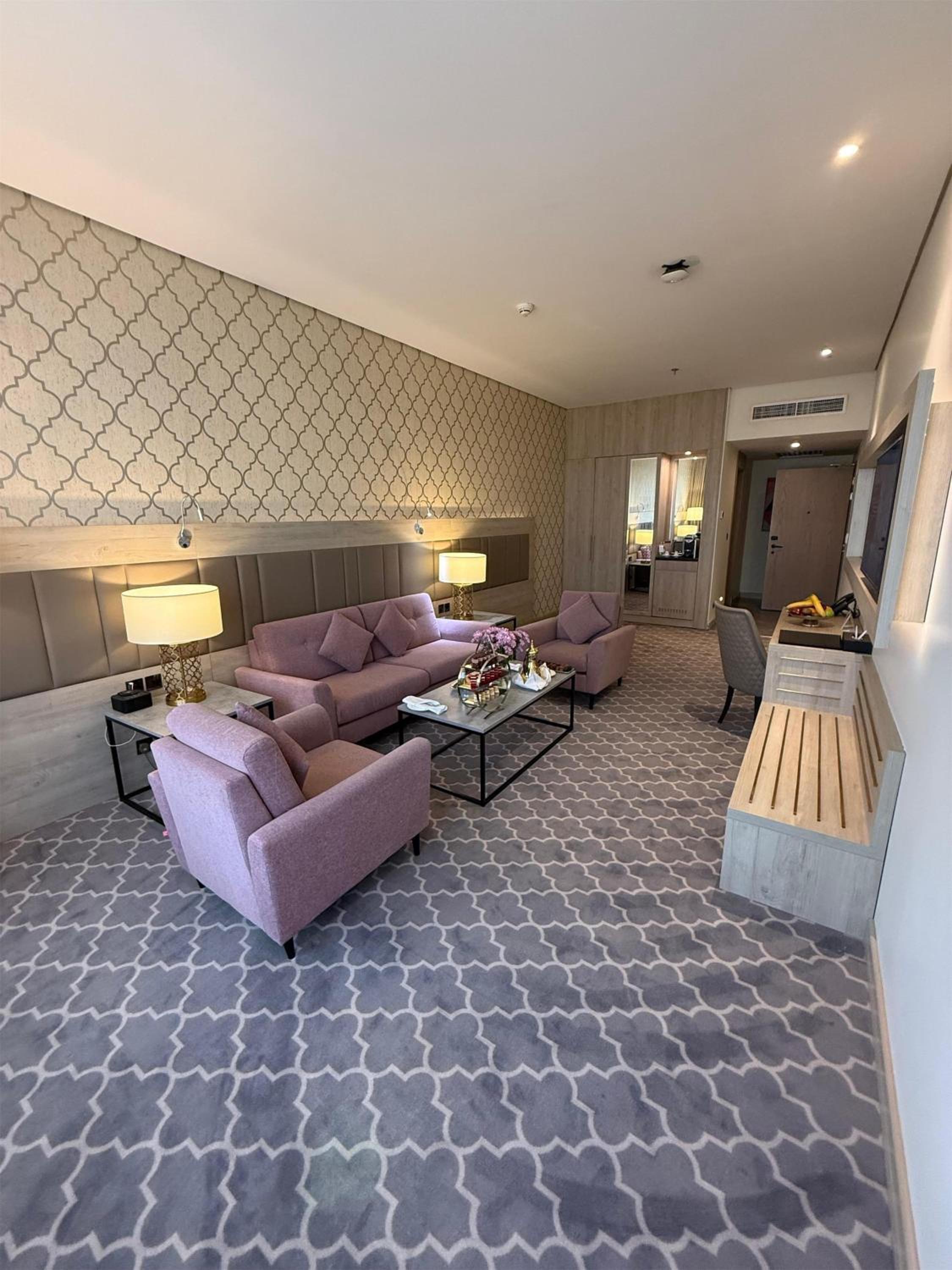 One-Bedroom King Suite
