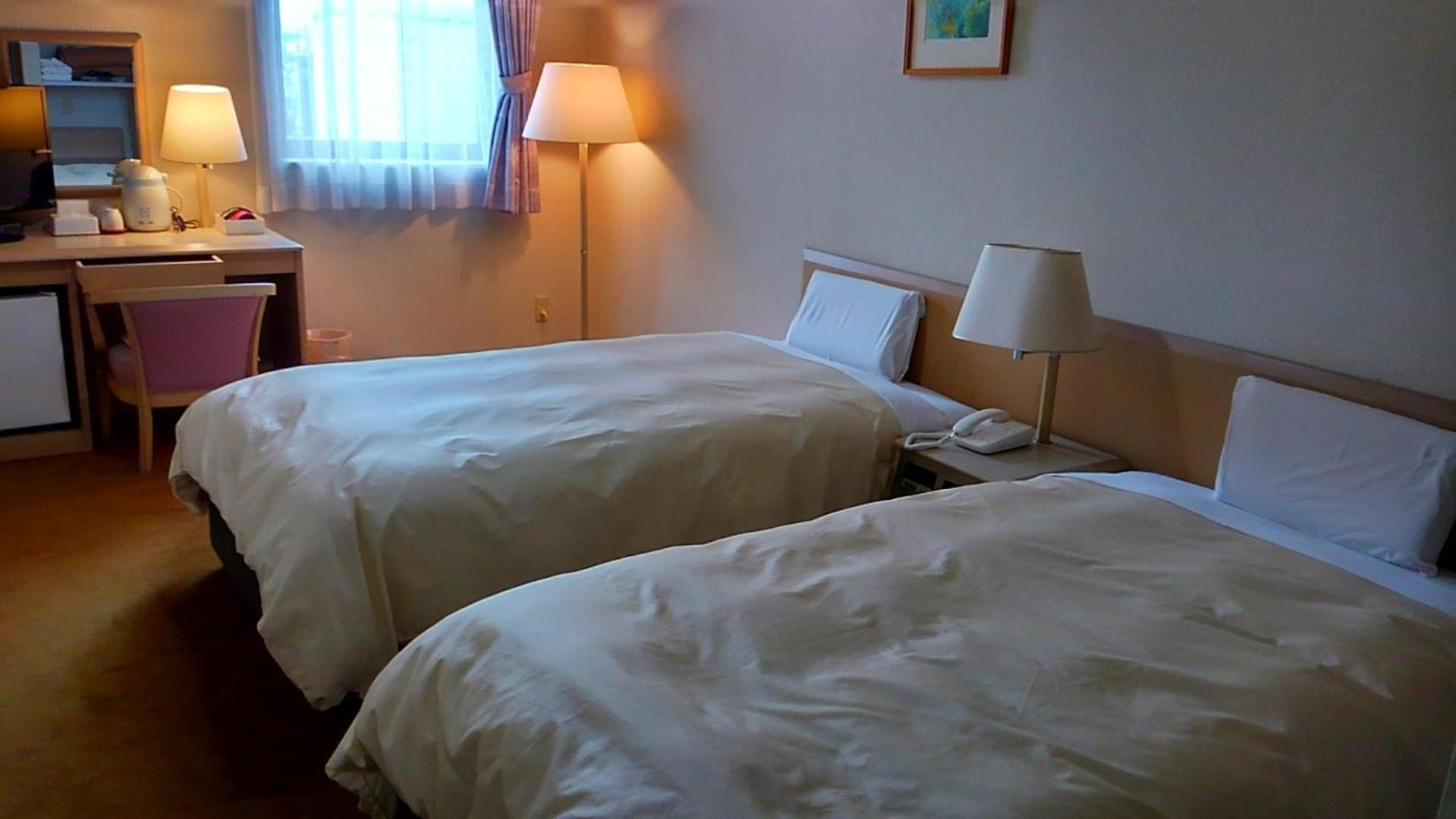 Standard Twin Room - Smoking photo 3