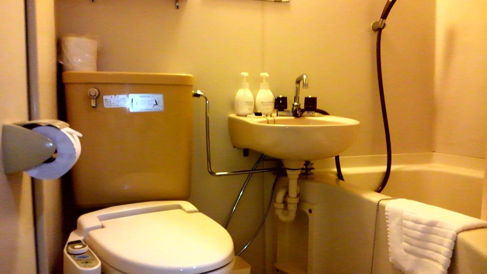Single Room - Smoking photo 3