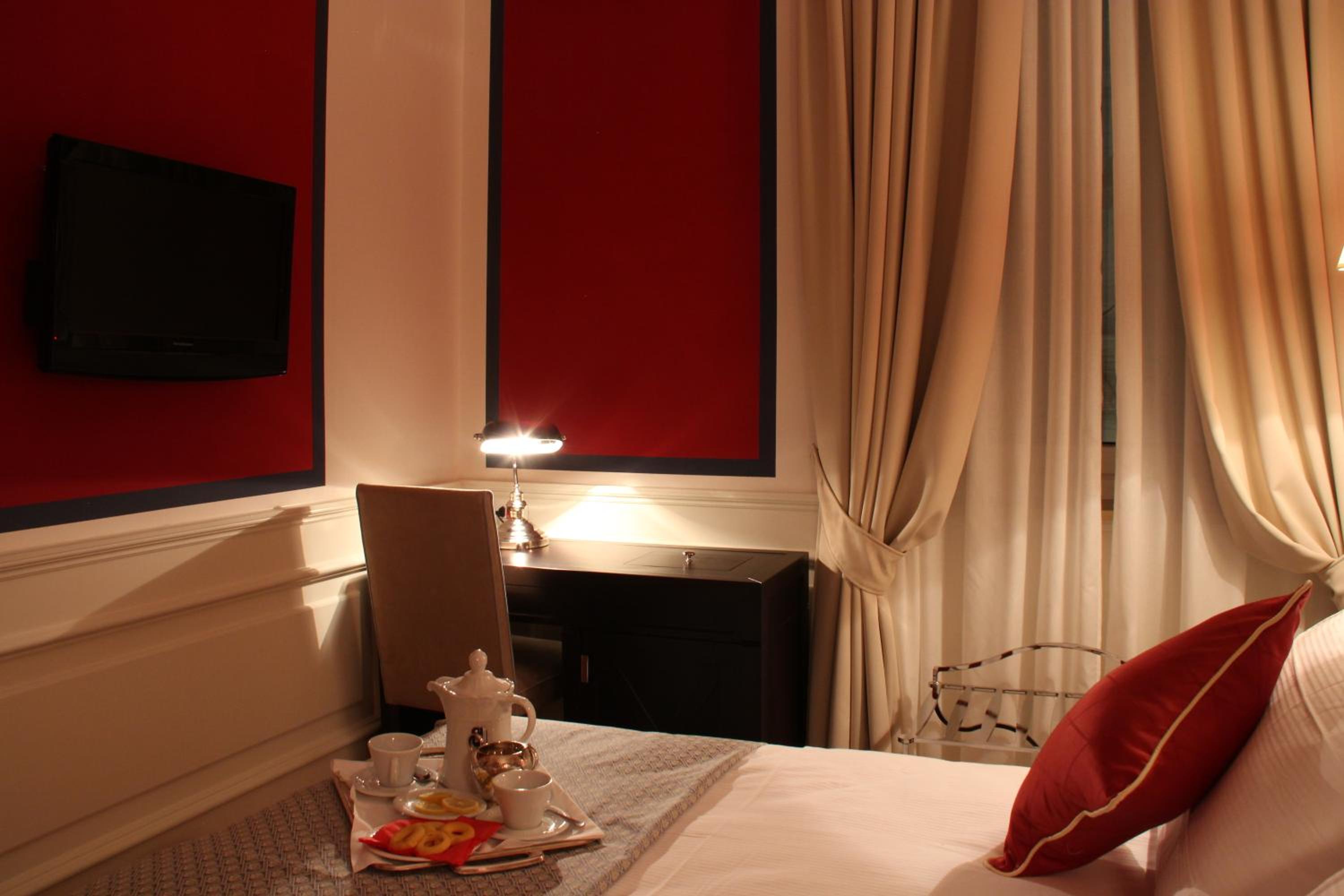 Double or Twin Room - Photo 3