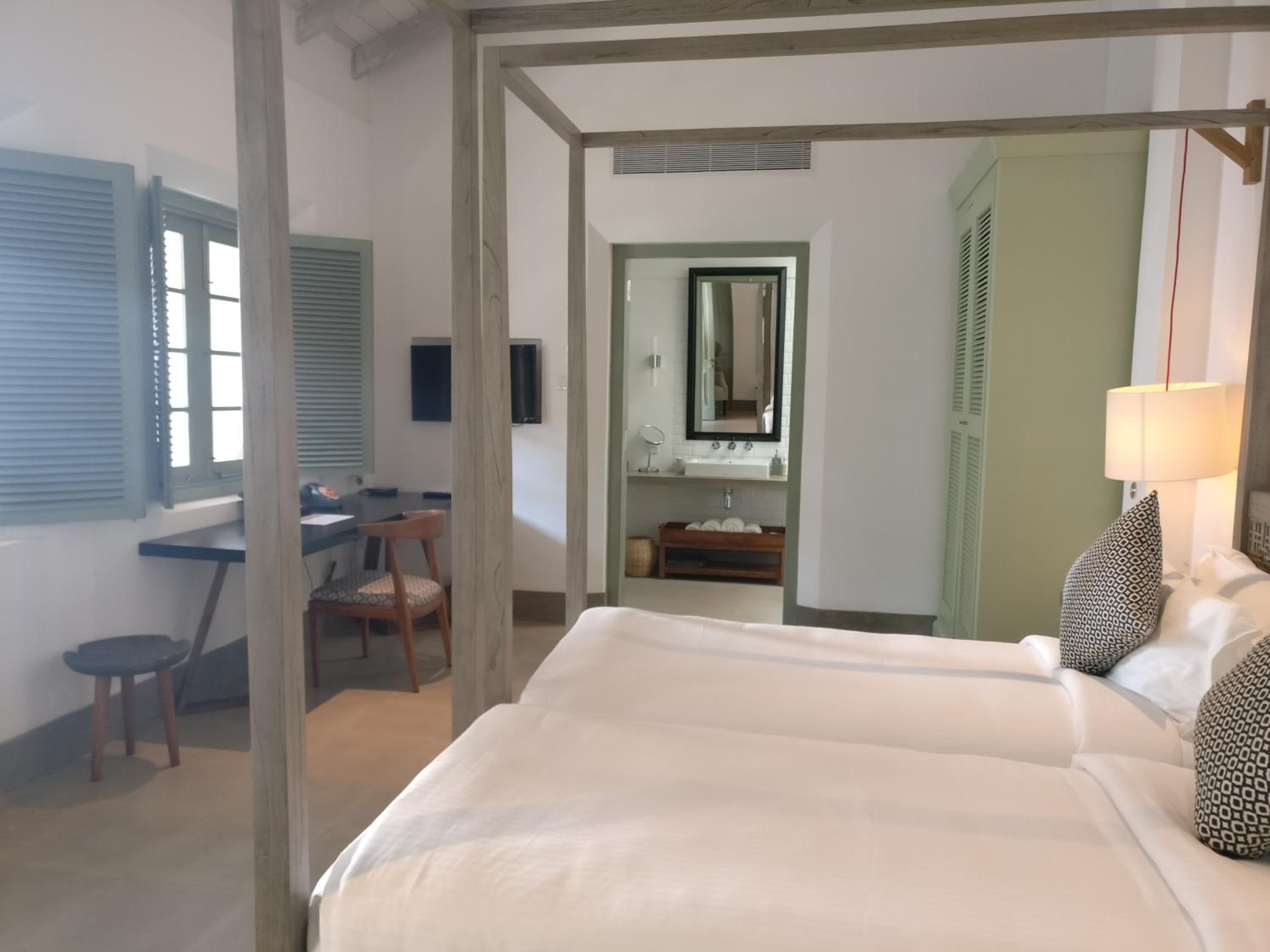 Twin Banyan Bedroom