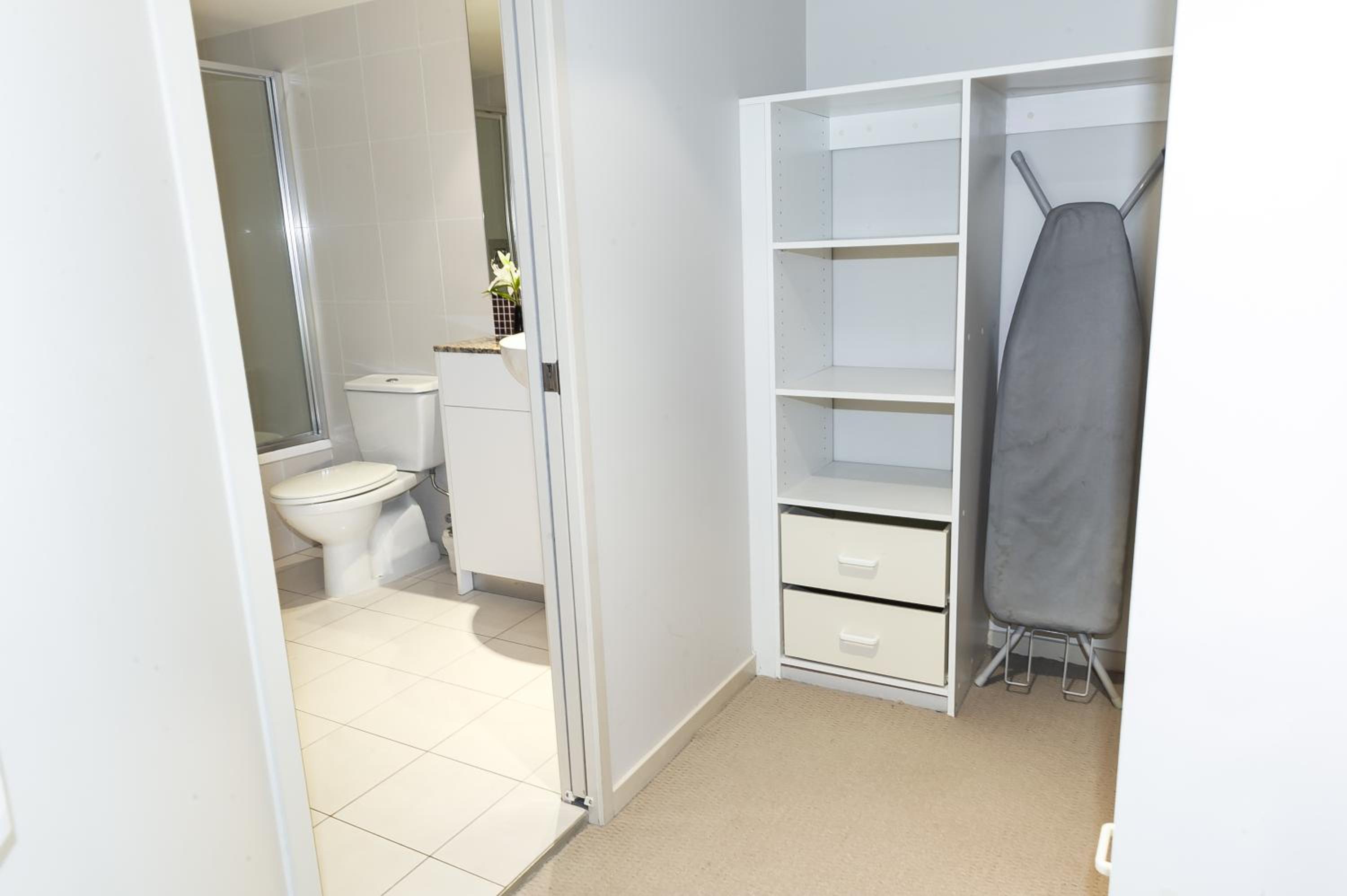 One-Bedroom Apartment - Photo 6