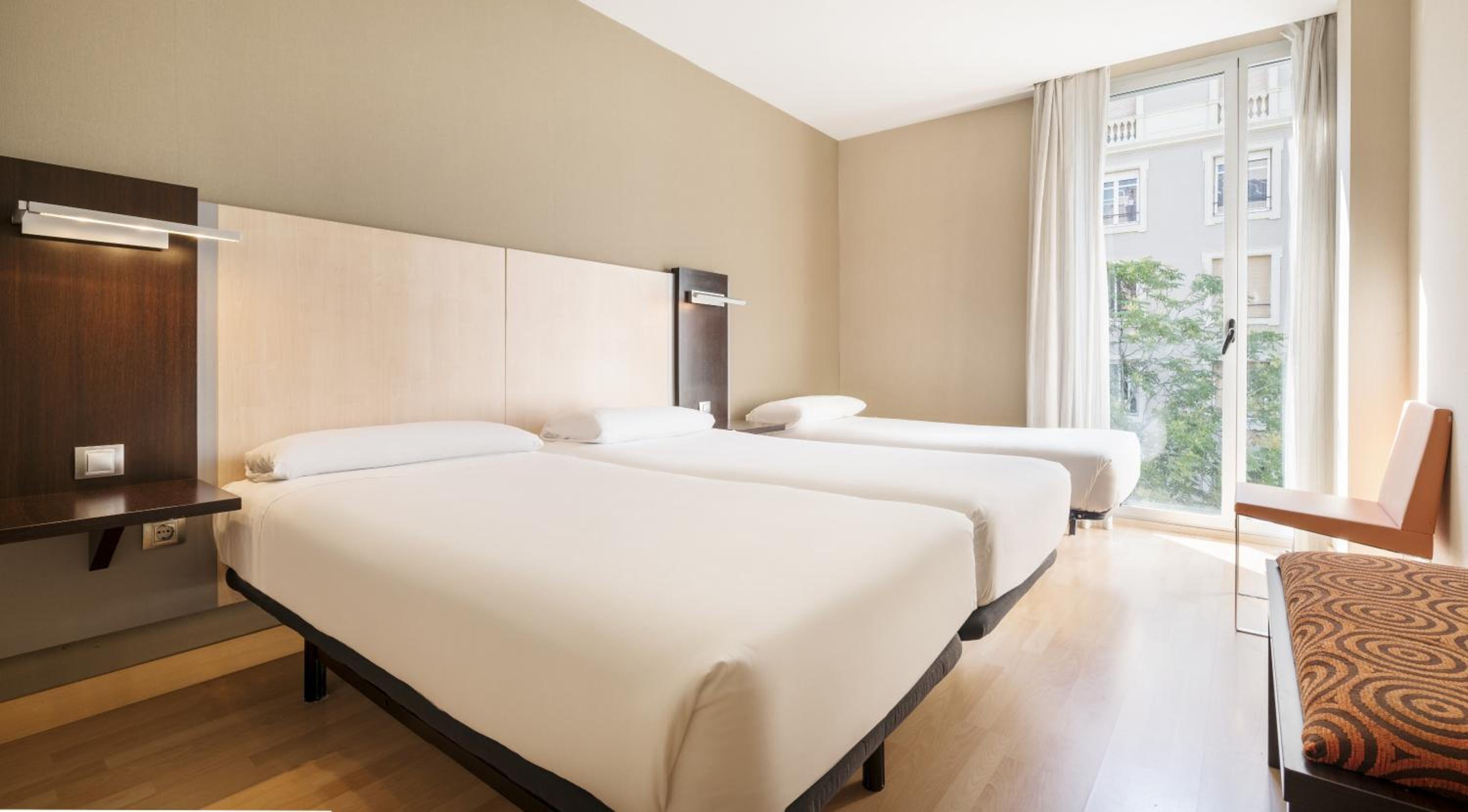 Twin Room with Extra Bed (3 Adults) photo 3
