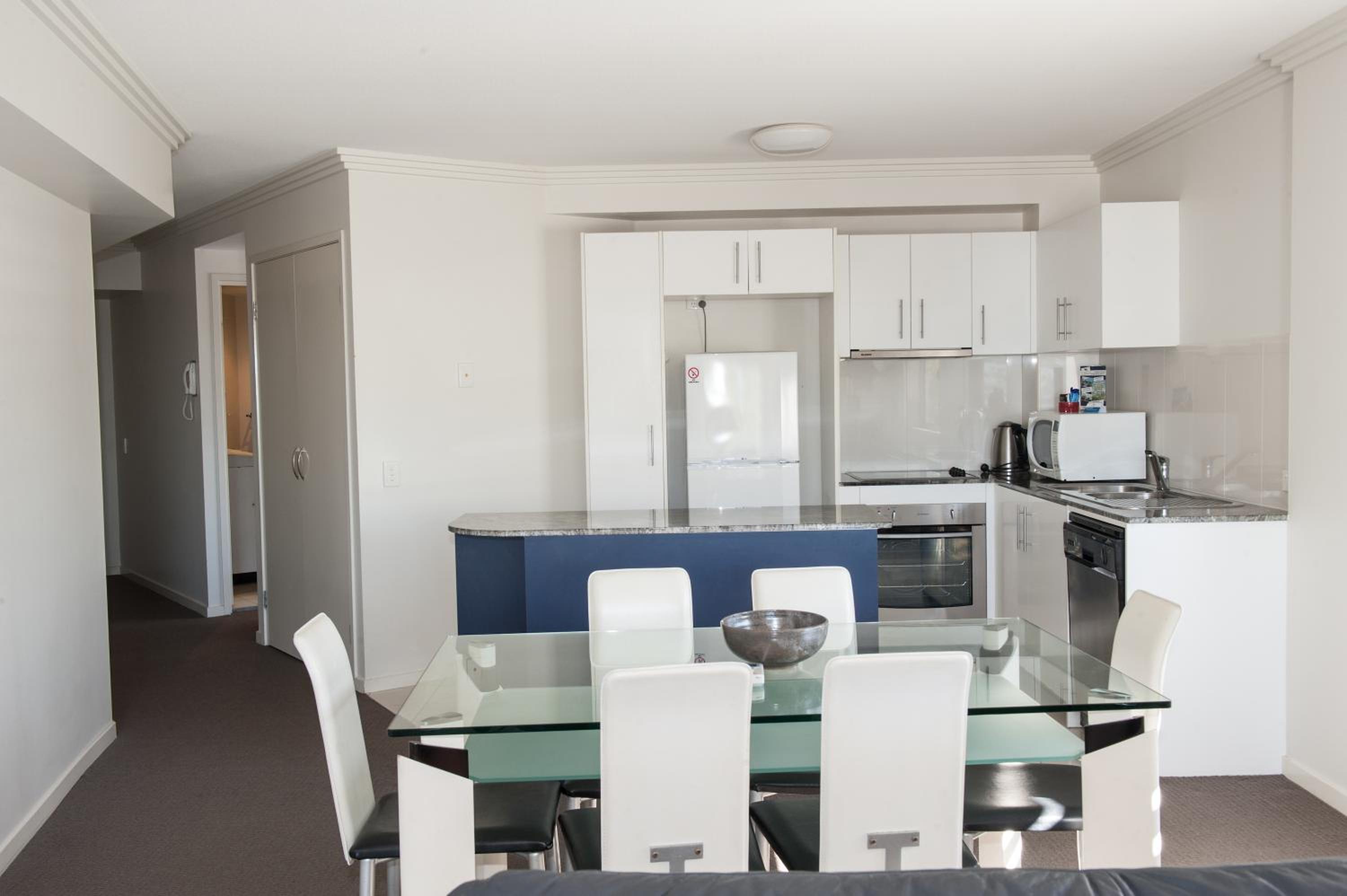 One-Bedroom Apartment - Photo 3
