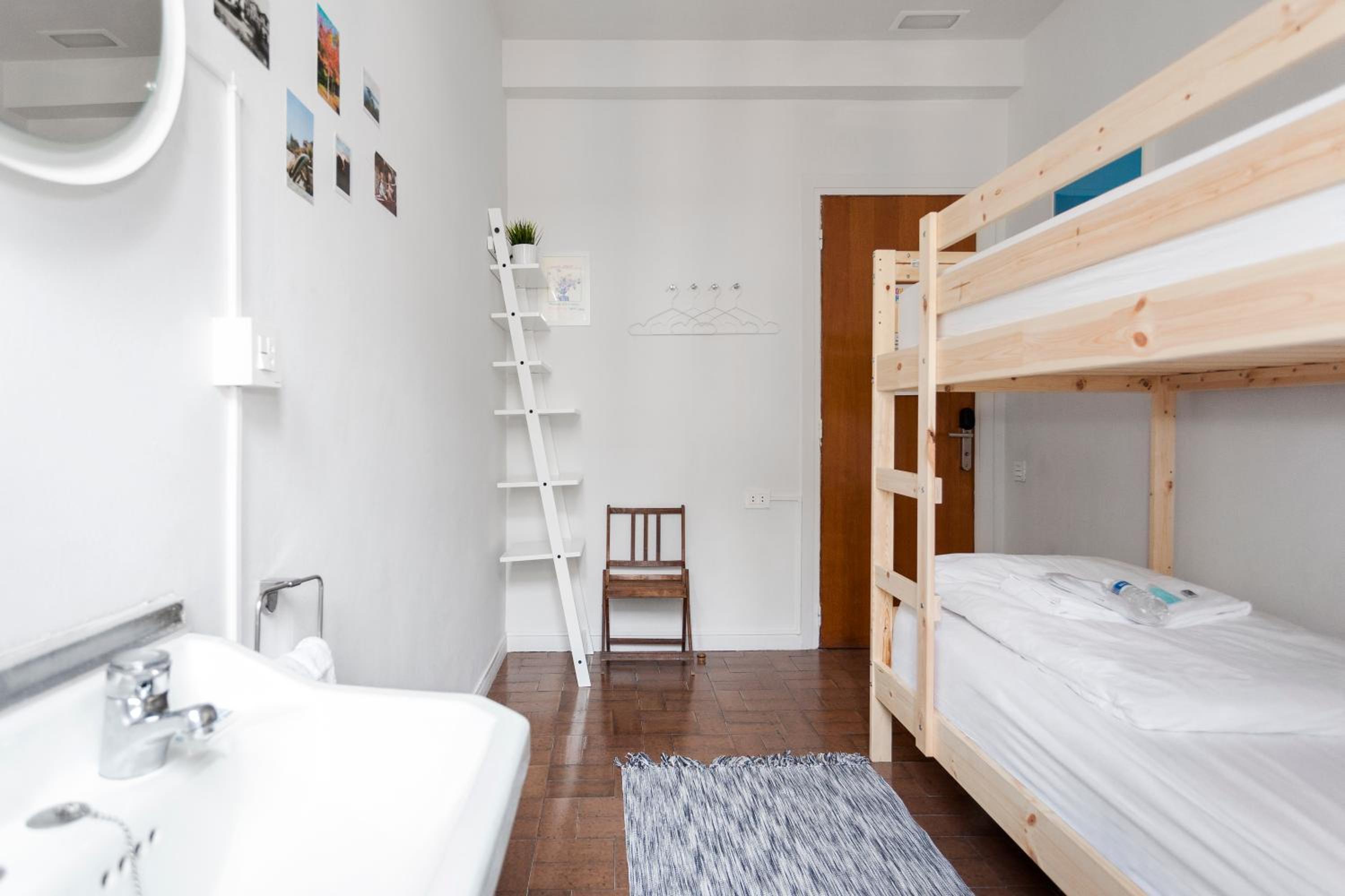 Twin Room (Bunk Bed) with Shared Bathroom photo 2