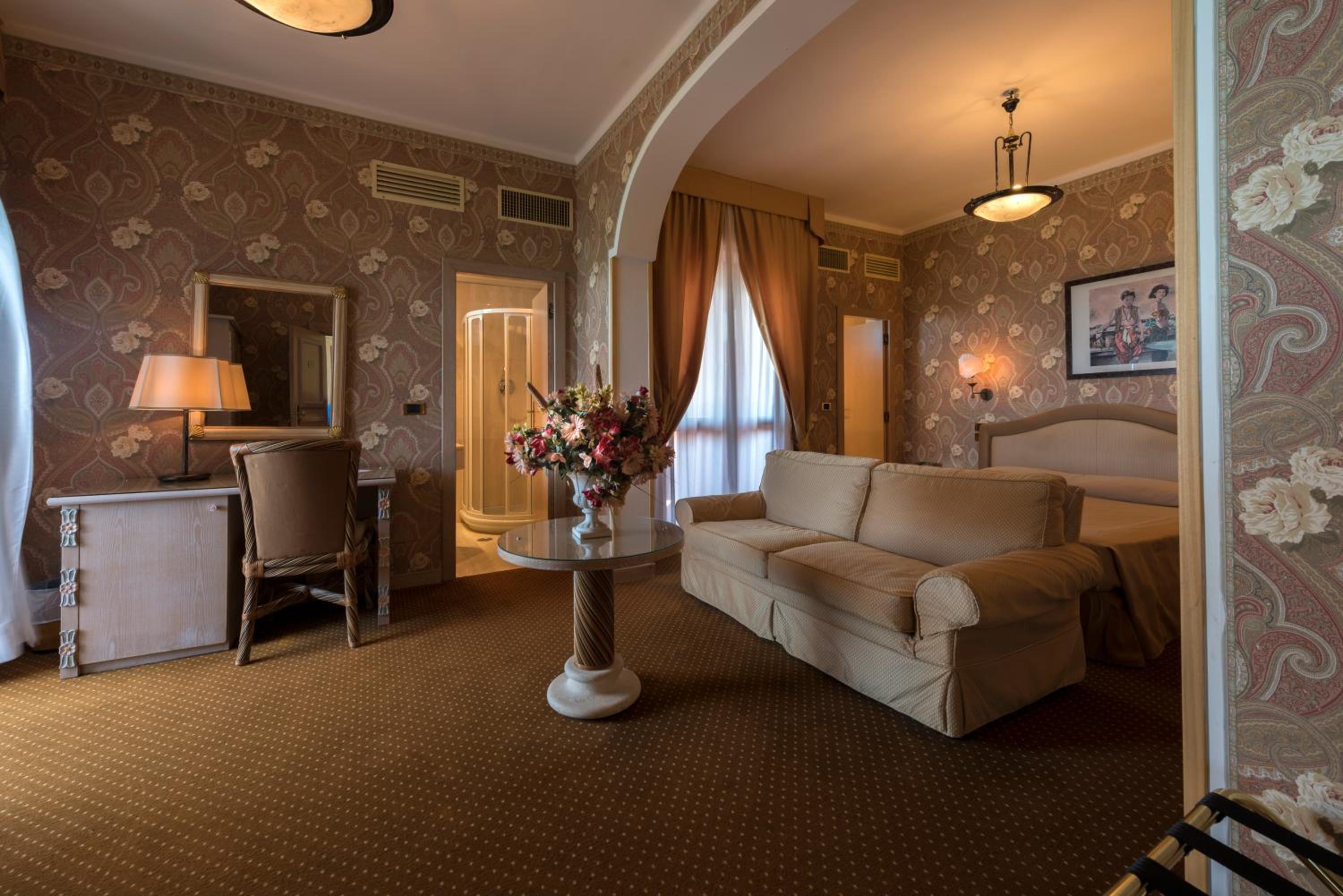 Junior Suite with Sea View - Photo 9