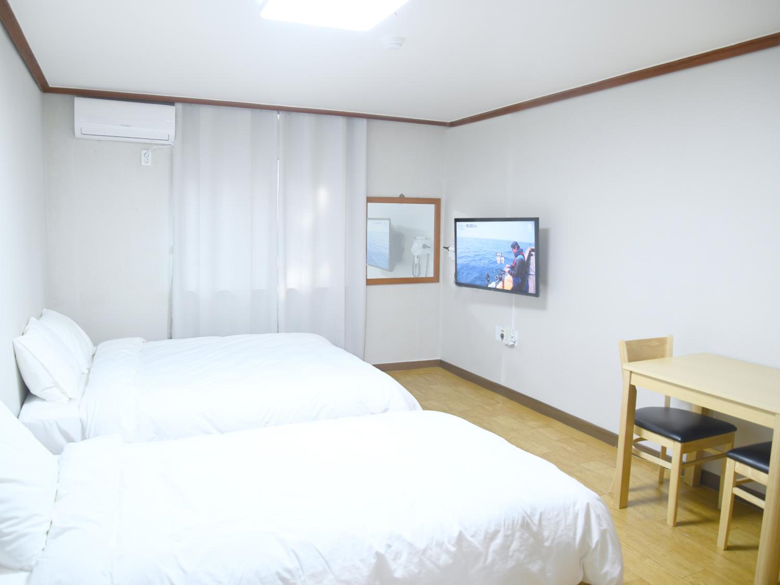 Standard Triple Room photo 2