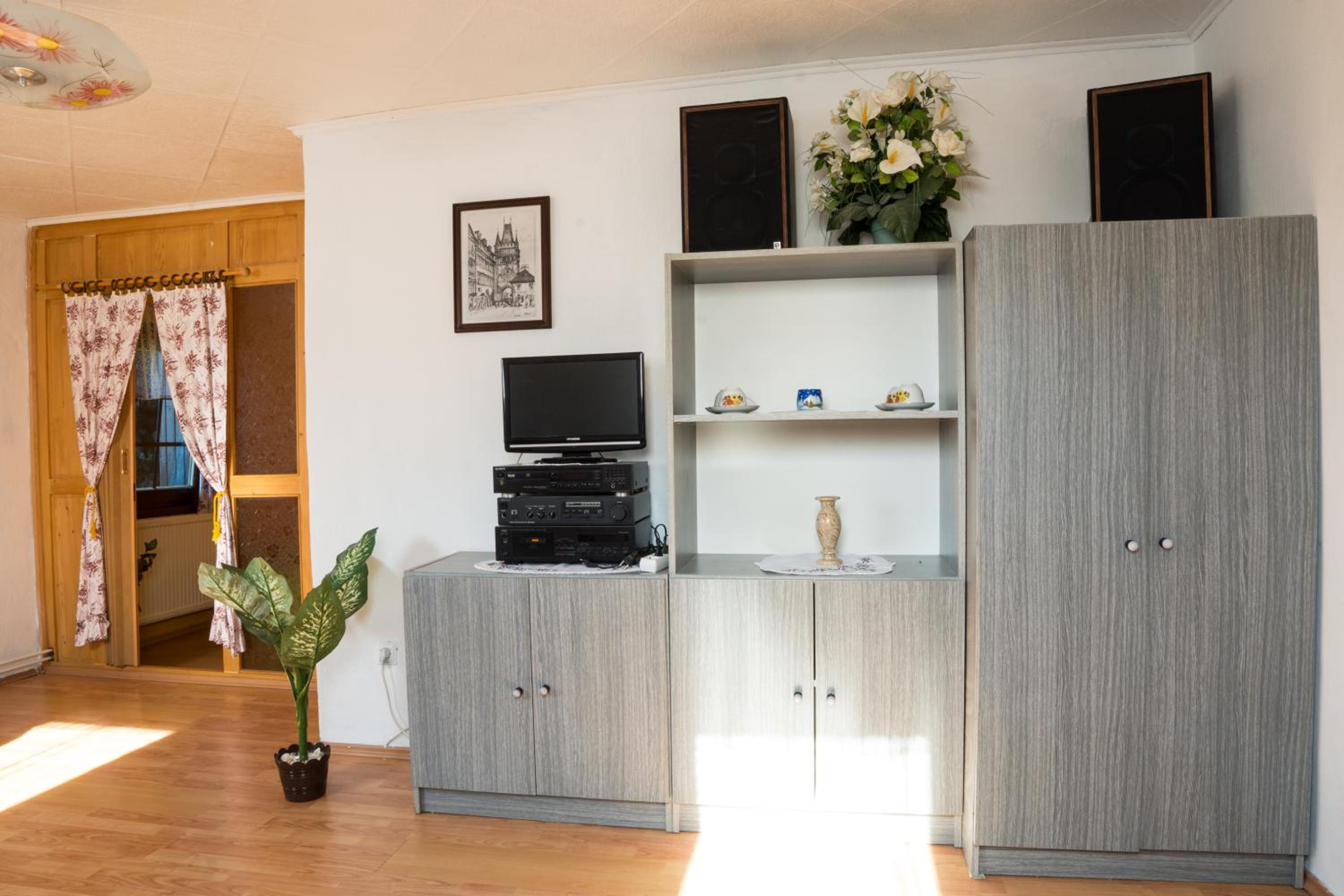 Apartment with Balcony photo 1