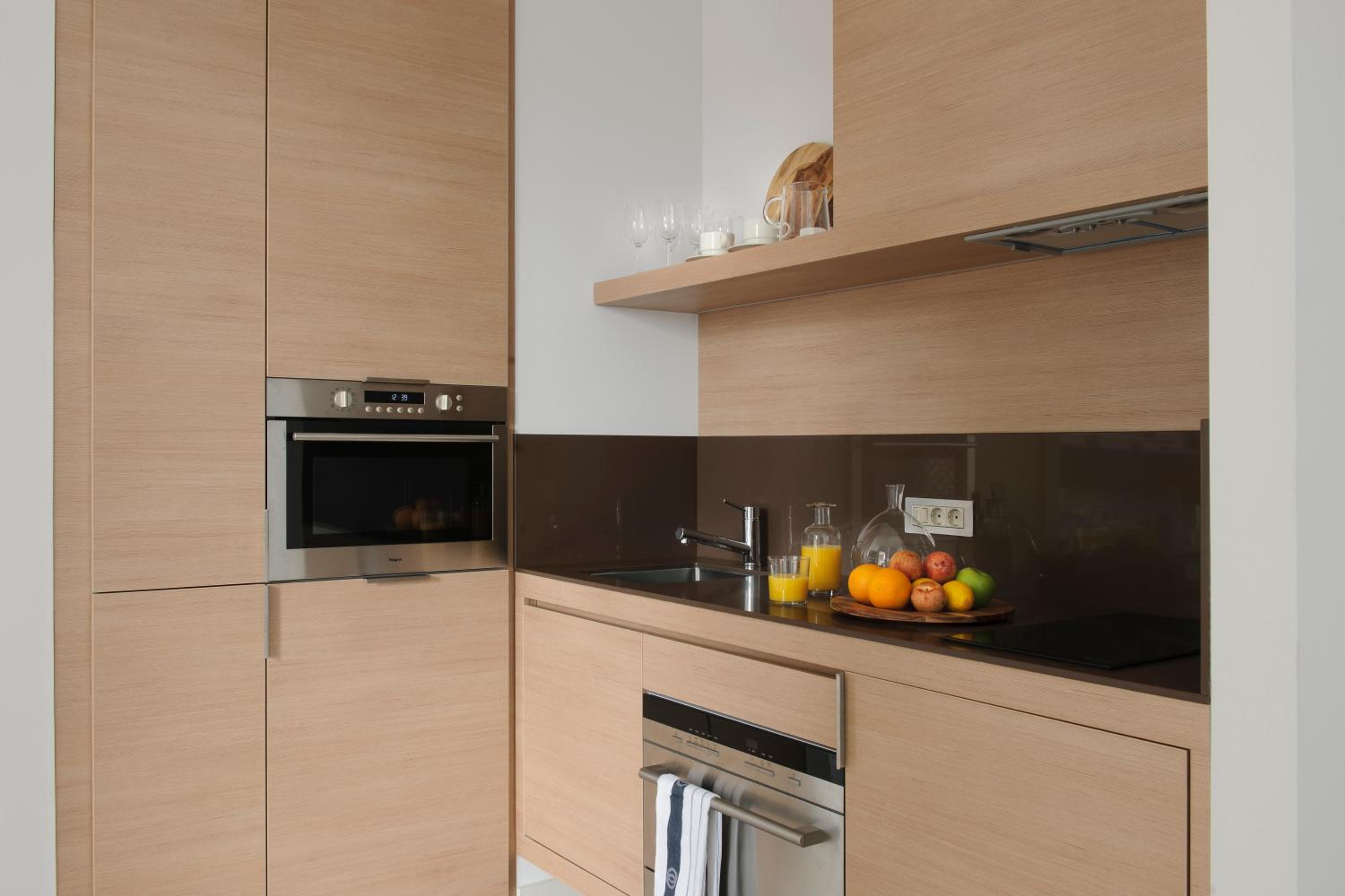 Three-Bedroom Apartment with River View photo 2