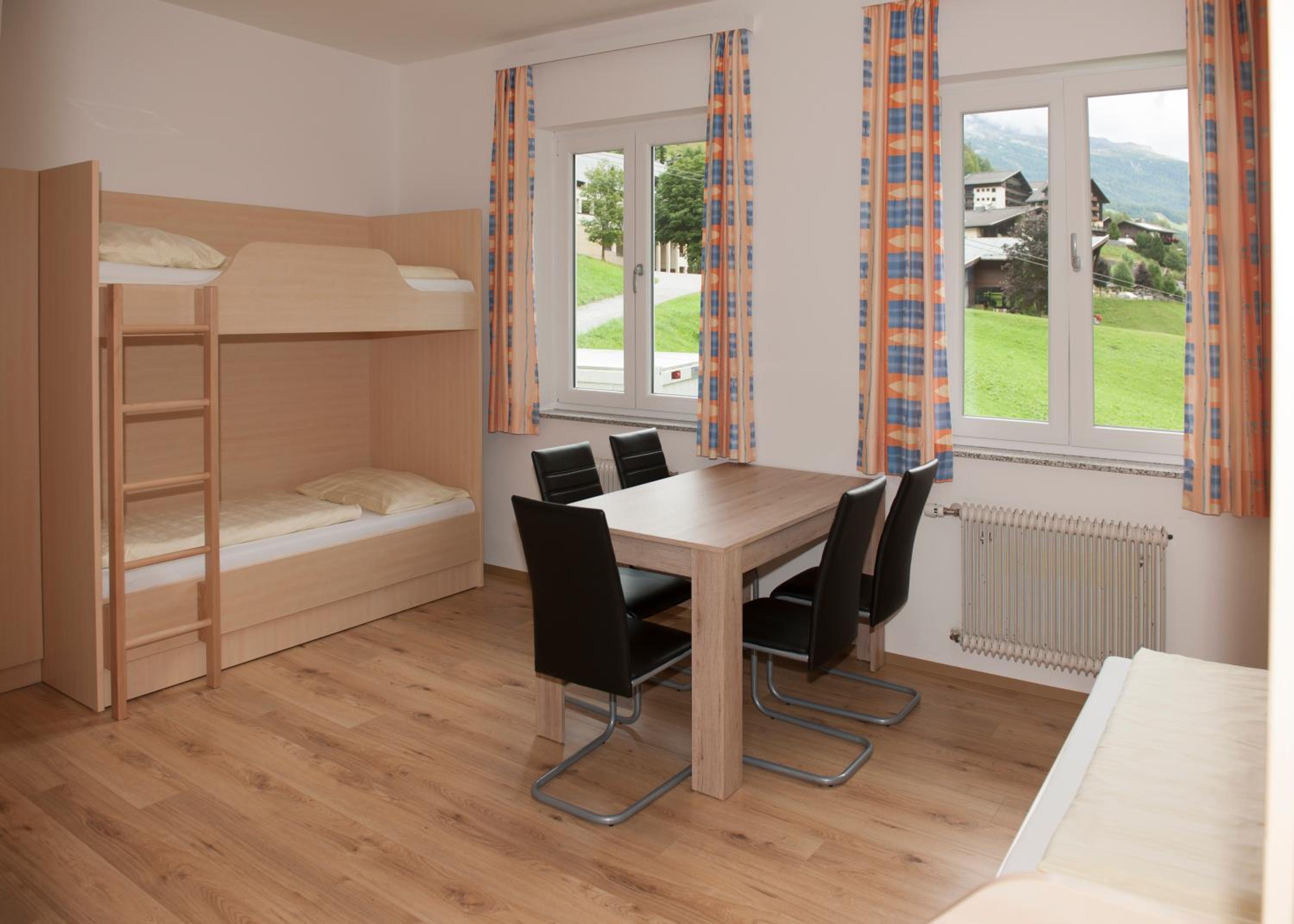 Quadruple Room with Shared Bathroom photo 2