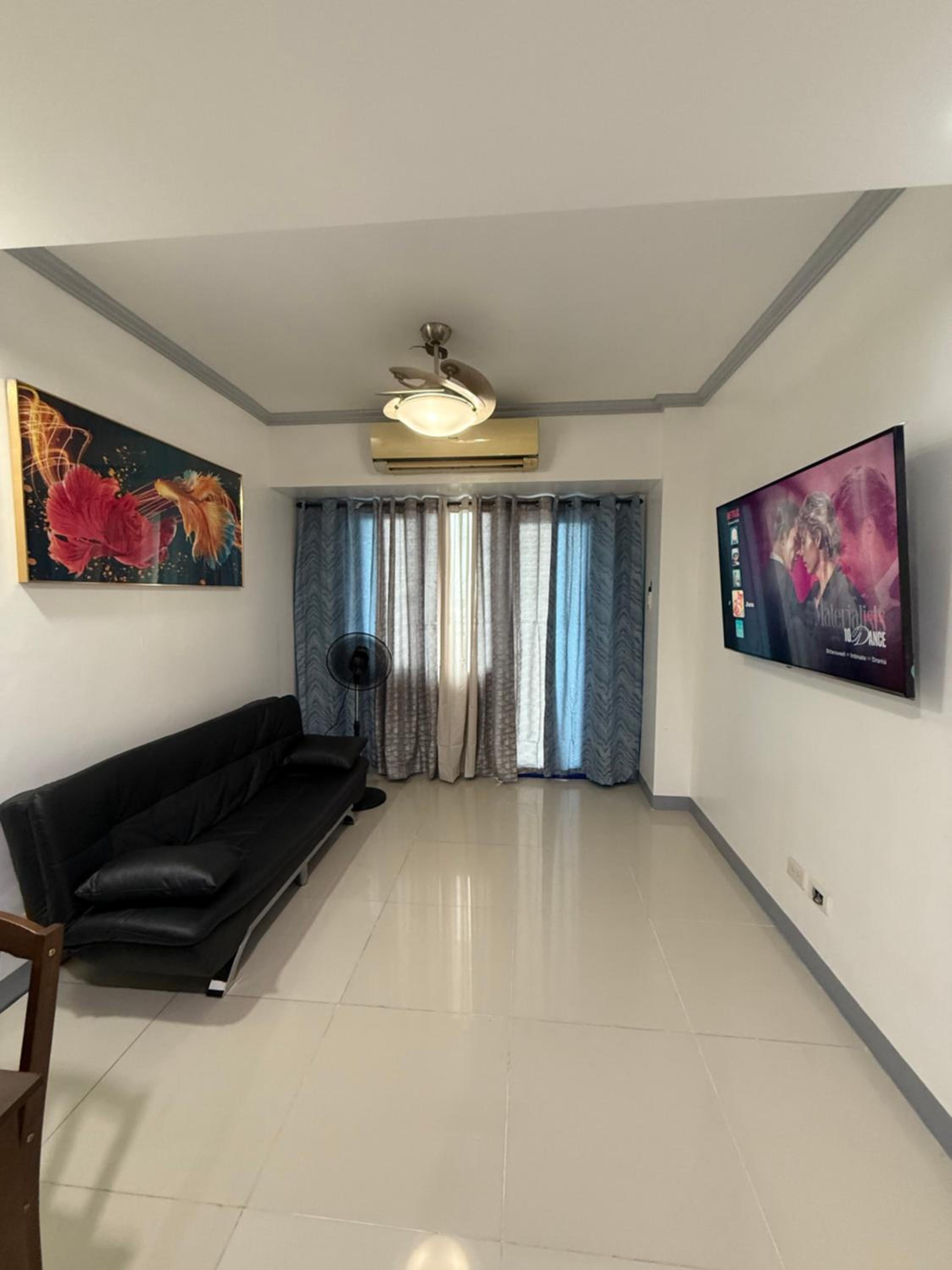 Family Room with Side Sea View photo 2