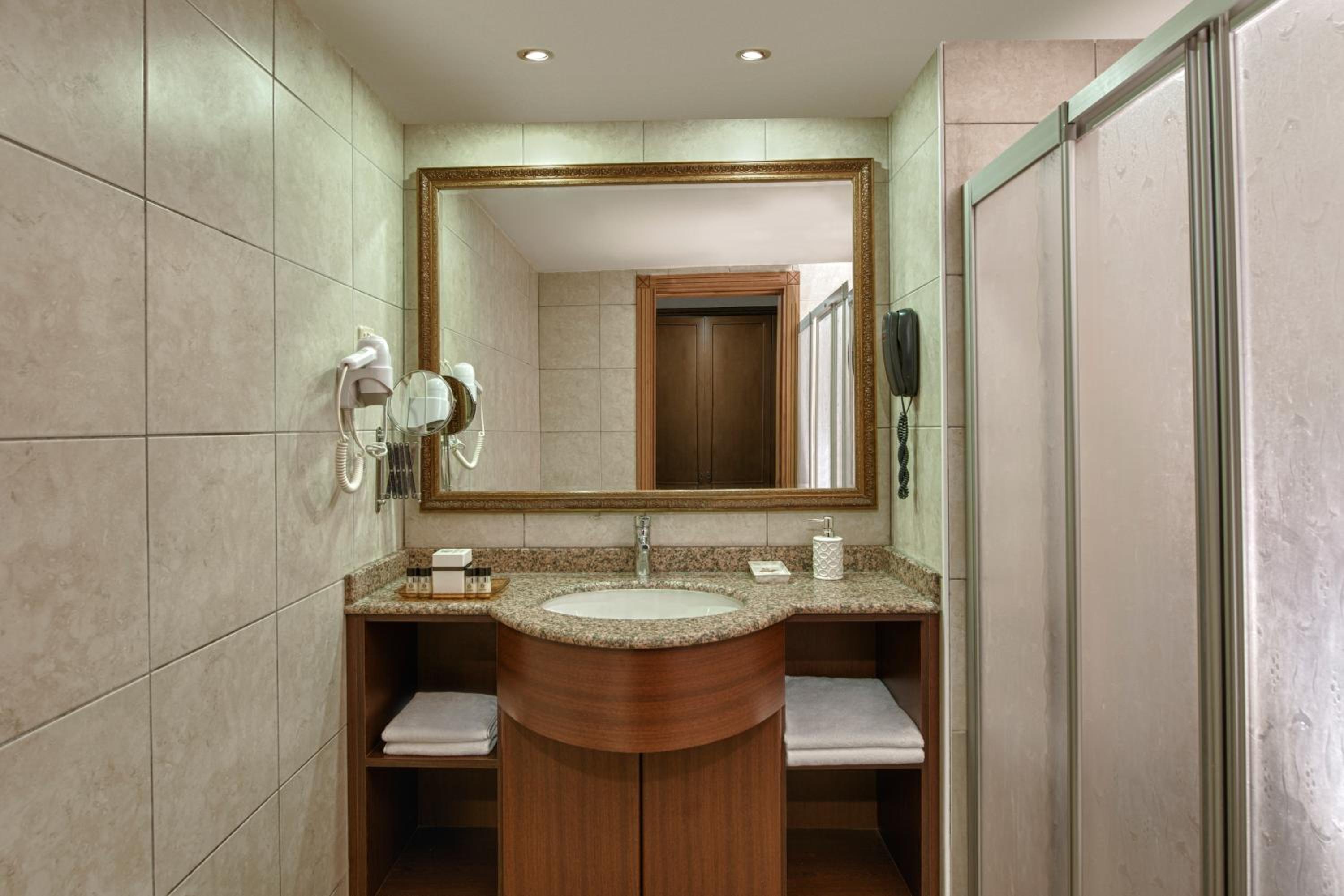 Standard Double or Twin Room with Land View photo 2