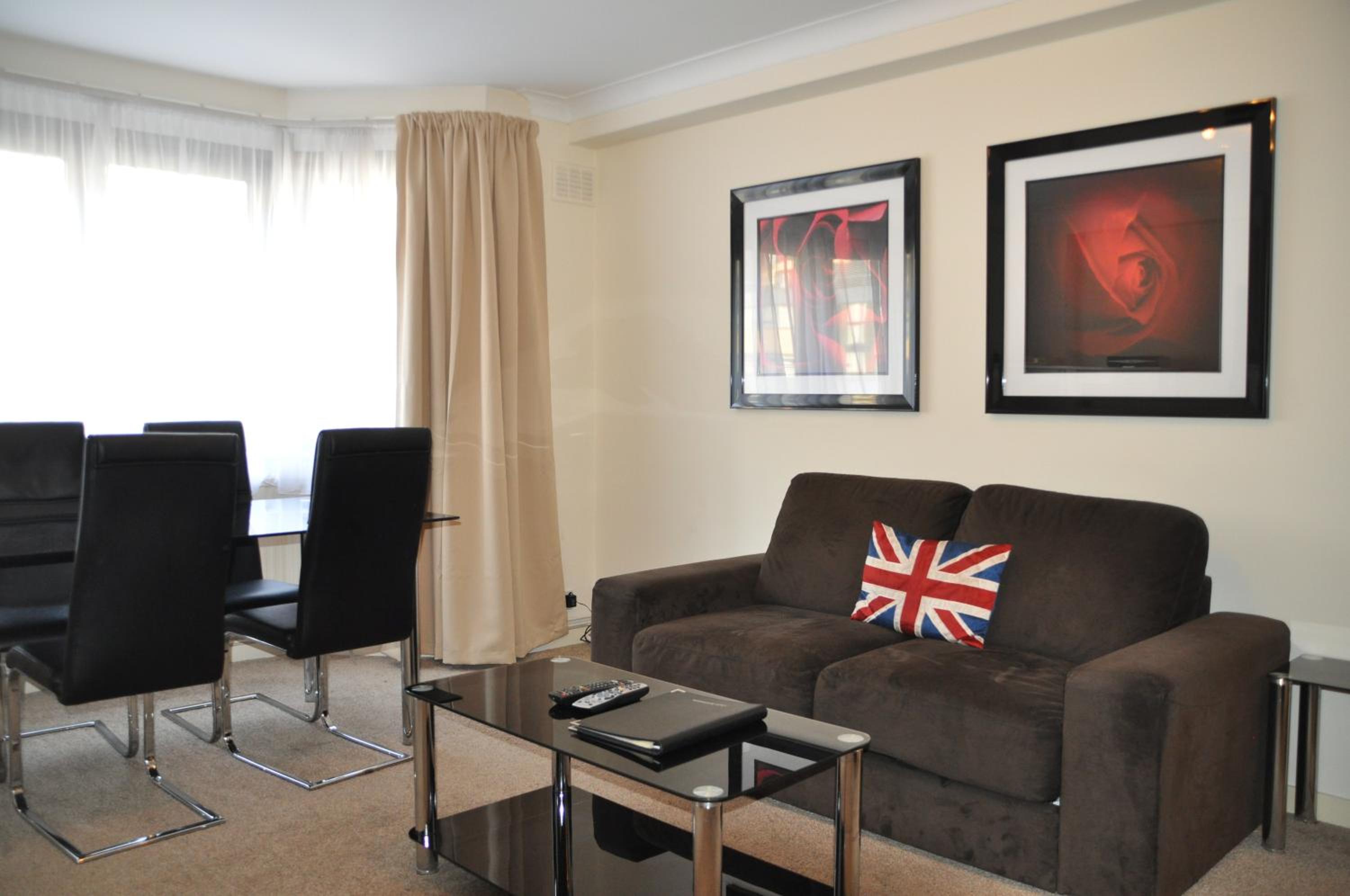 One-Bedroom Apartment photo 3