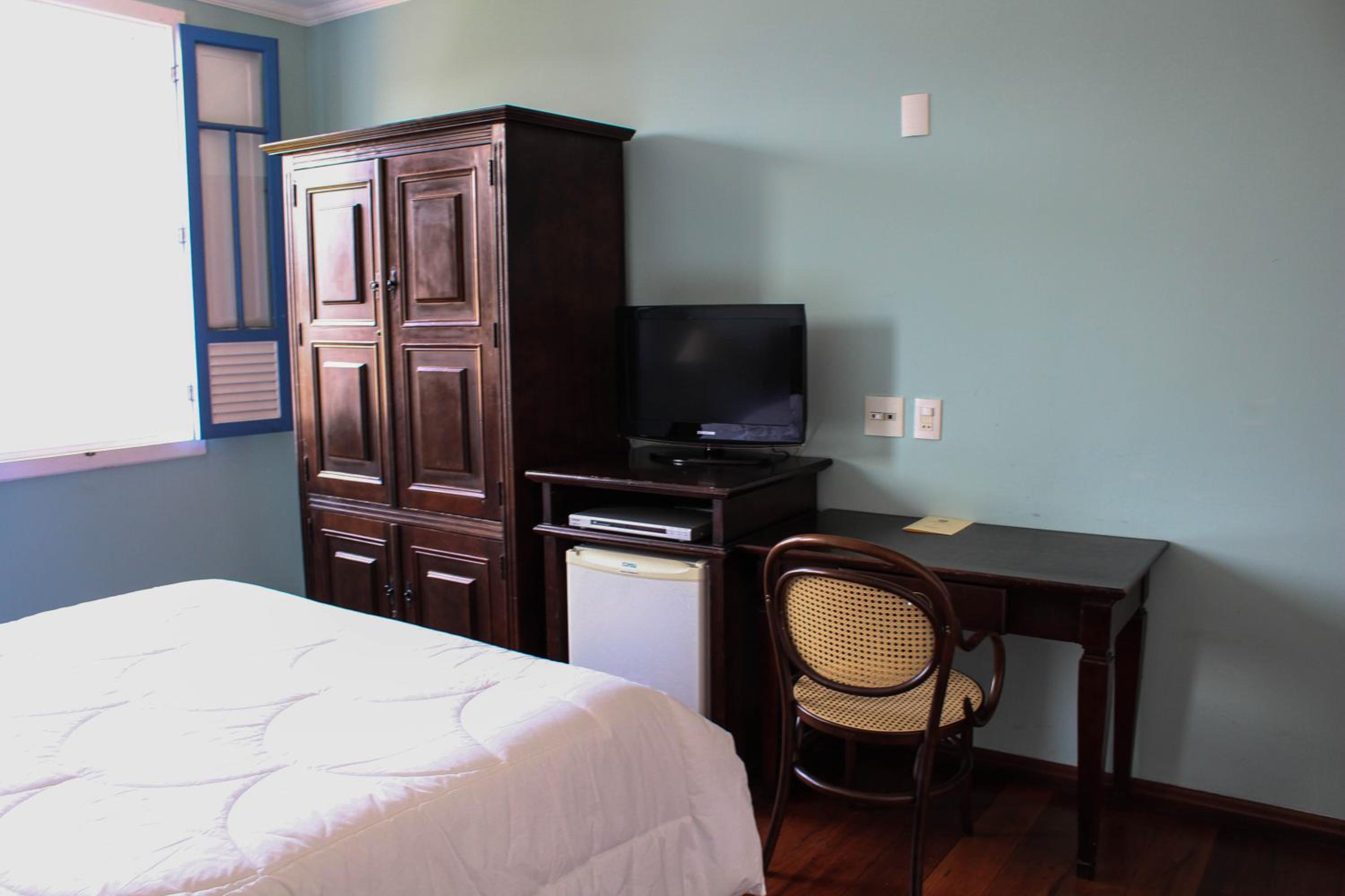 Standard Double Room - Photo 13