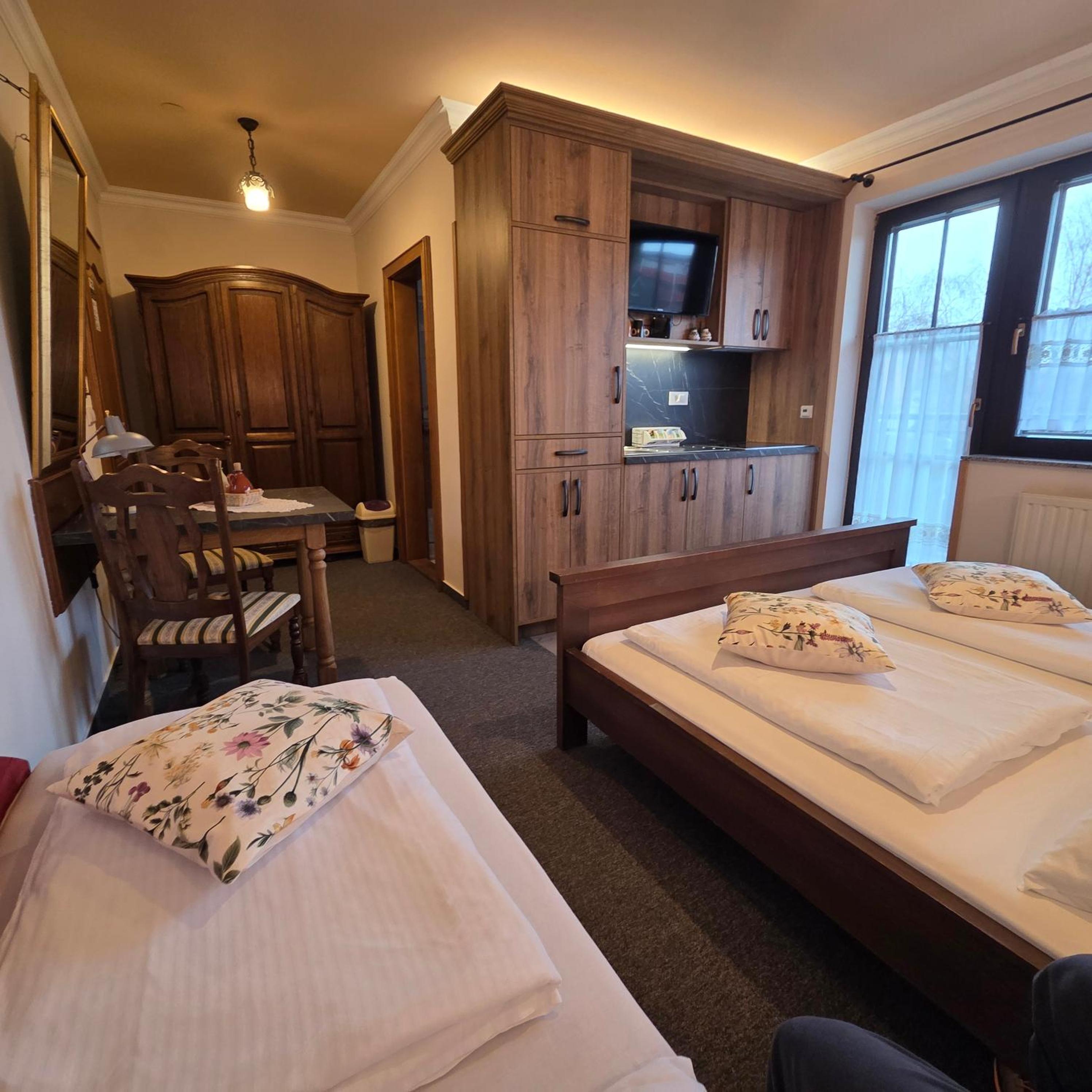 Studio Apartment with King Bed photo 1