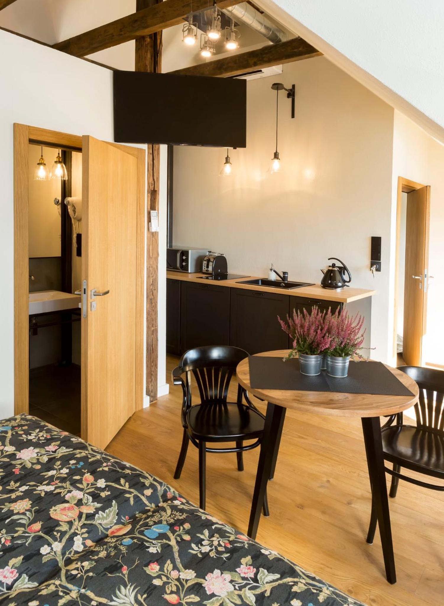 Studio Apartment with Kitchenette (2 Adults) photo 1
