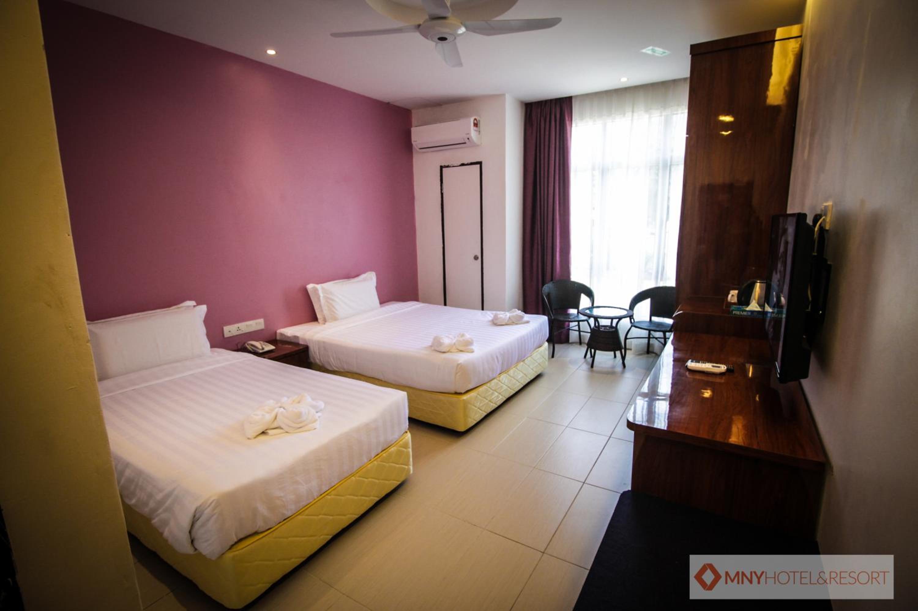 Quadruple Room With Private Bathroom photo 1