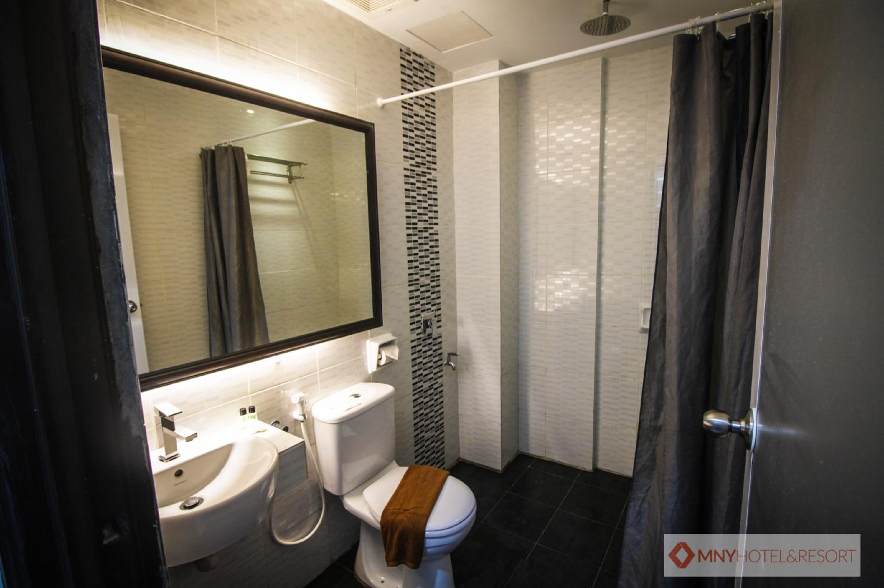 Quadruple Room With Private Bathroom photo 3