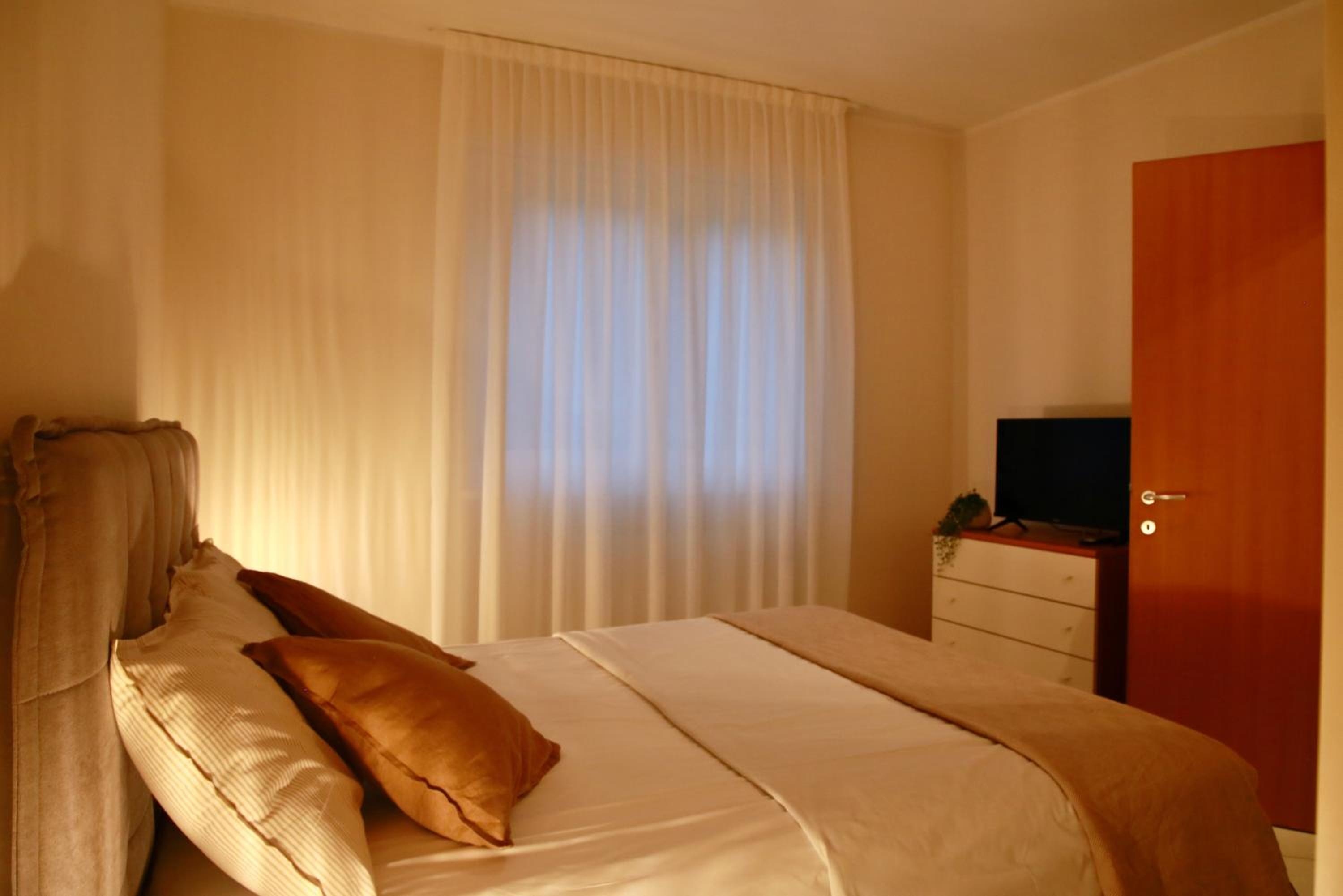 One-Bedroom Apartment with Balcony photo 1