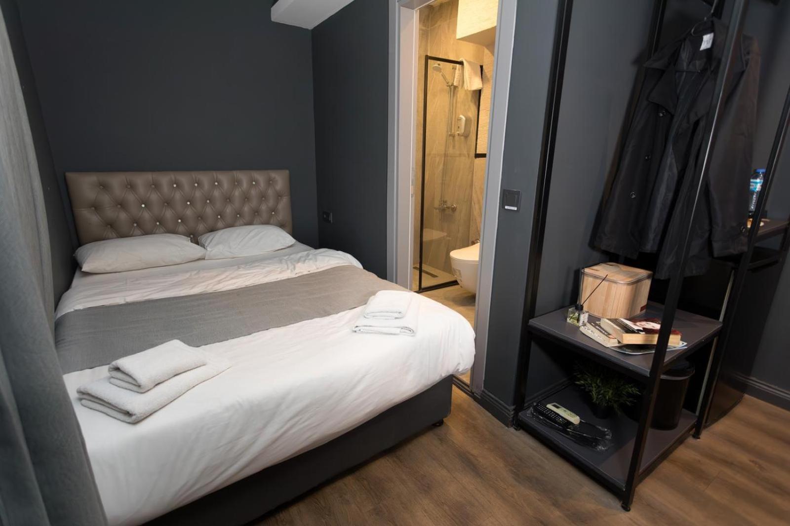 Small Double Room photo 1