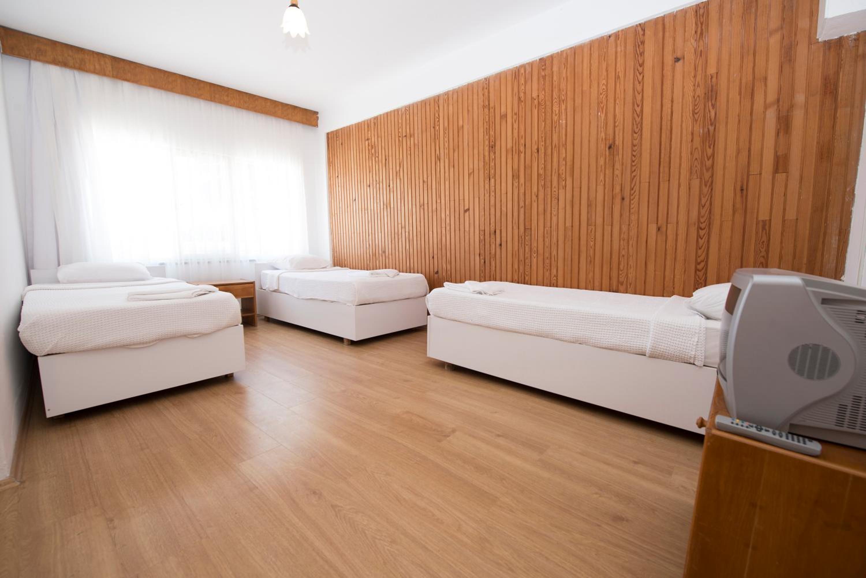 Apartment With Balcony - Photo 13