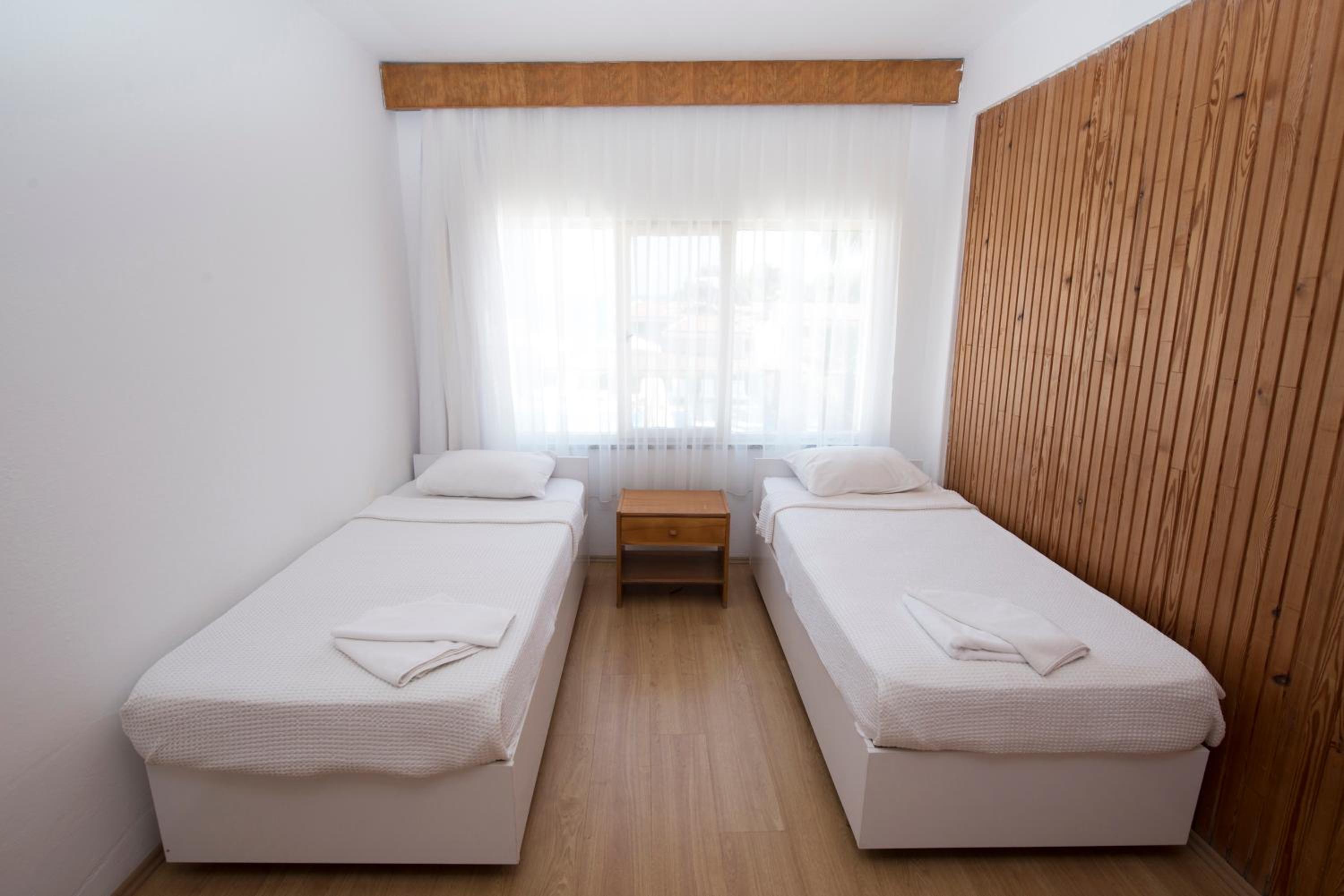 Apartment With Balcony - Photo 12