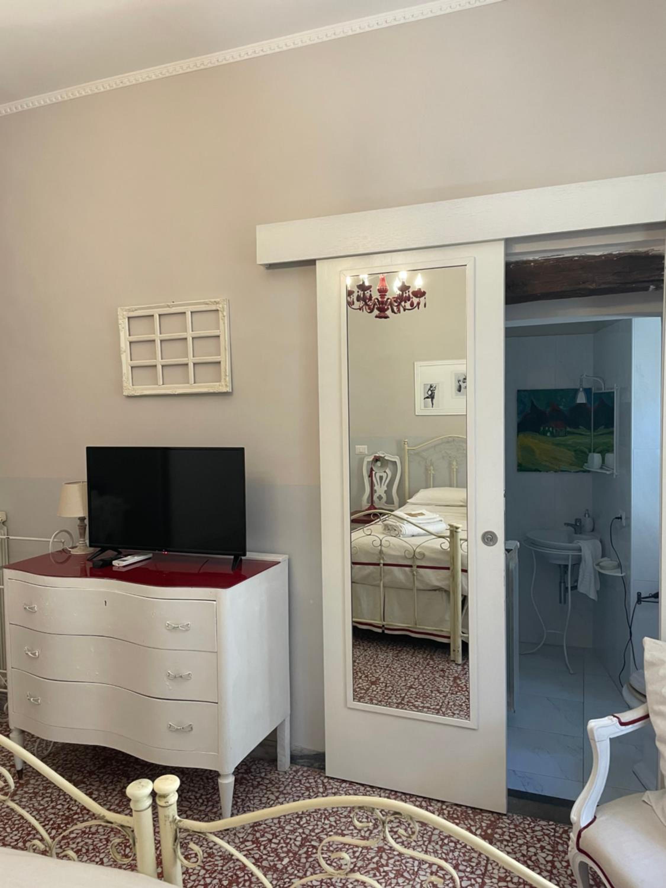 Deluxe Double or Twin Room photo 2