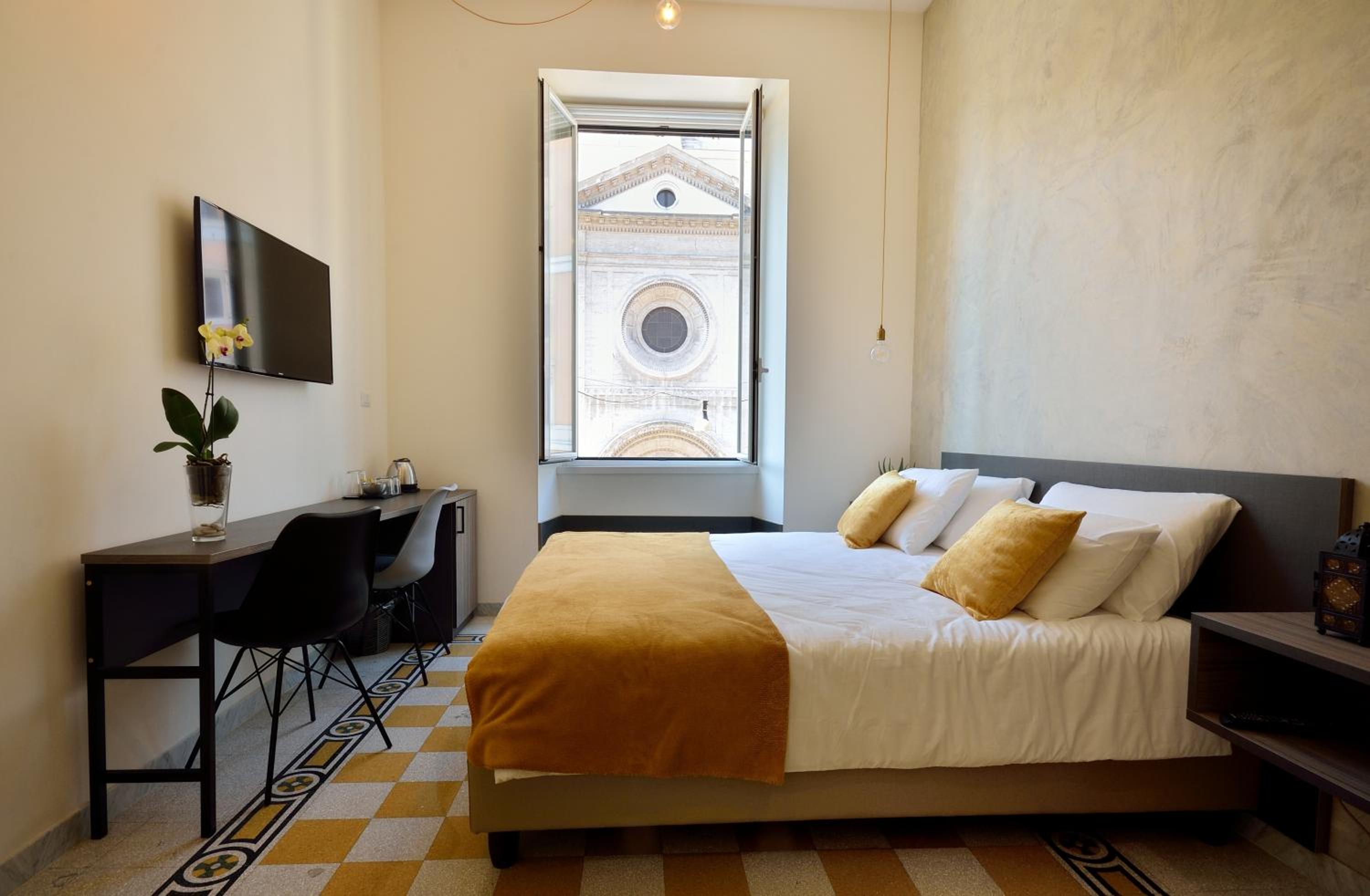 Superior Deluxe Double or Twin Room  photo 1