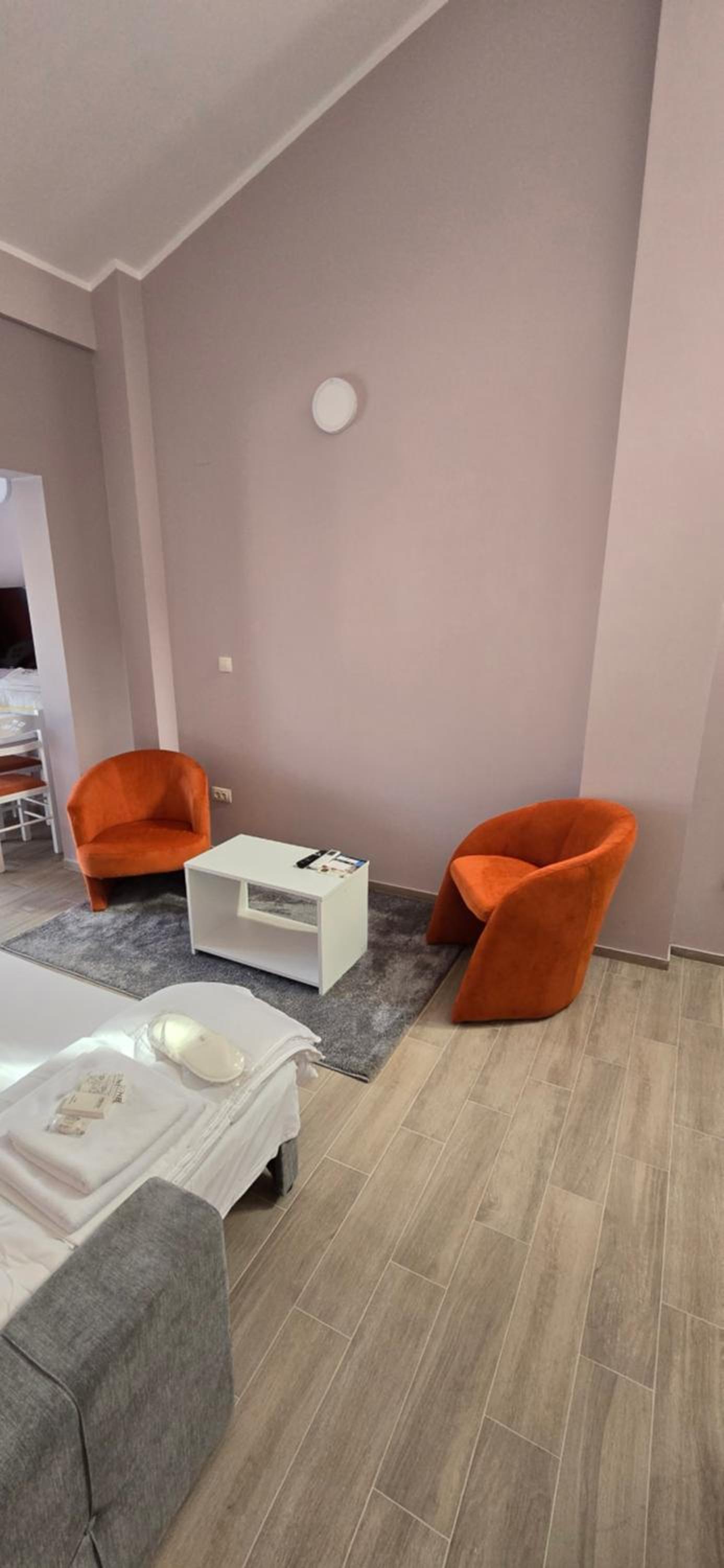 Deluxe Double or Twin Room - Photo 7