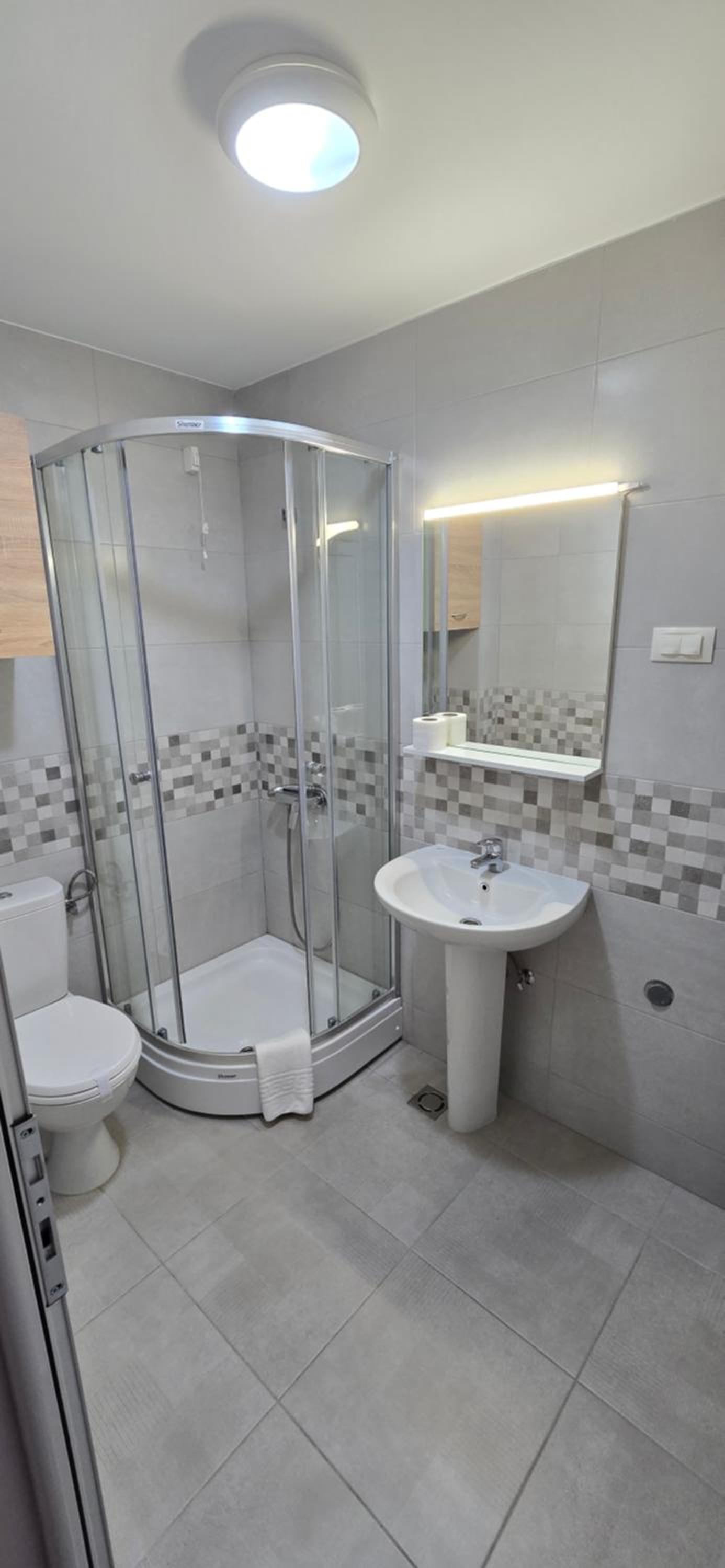 Deluxe Double or Twin Room - Photo 5