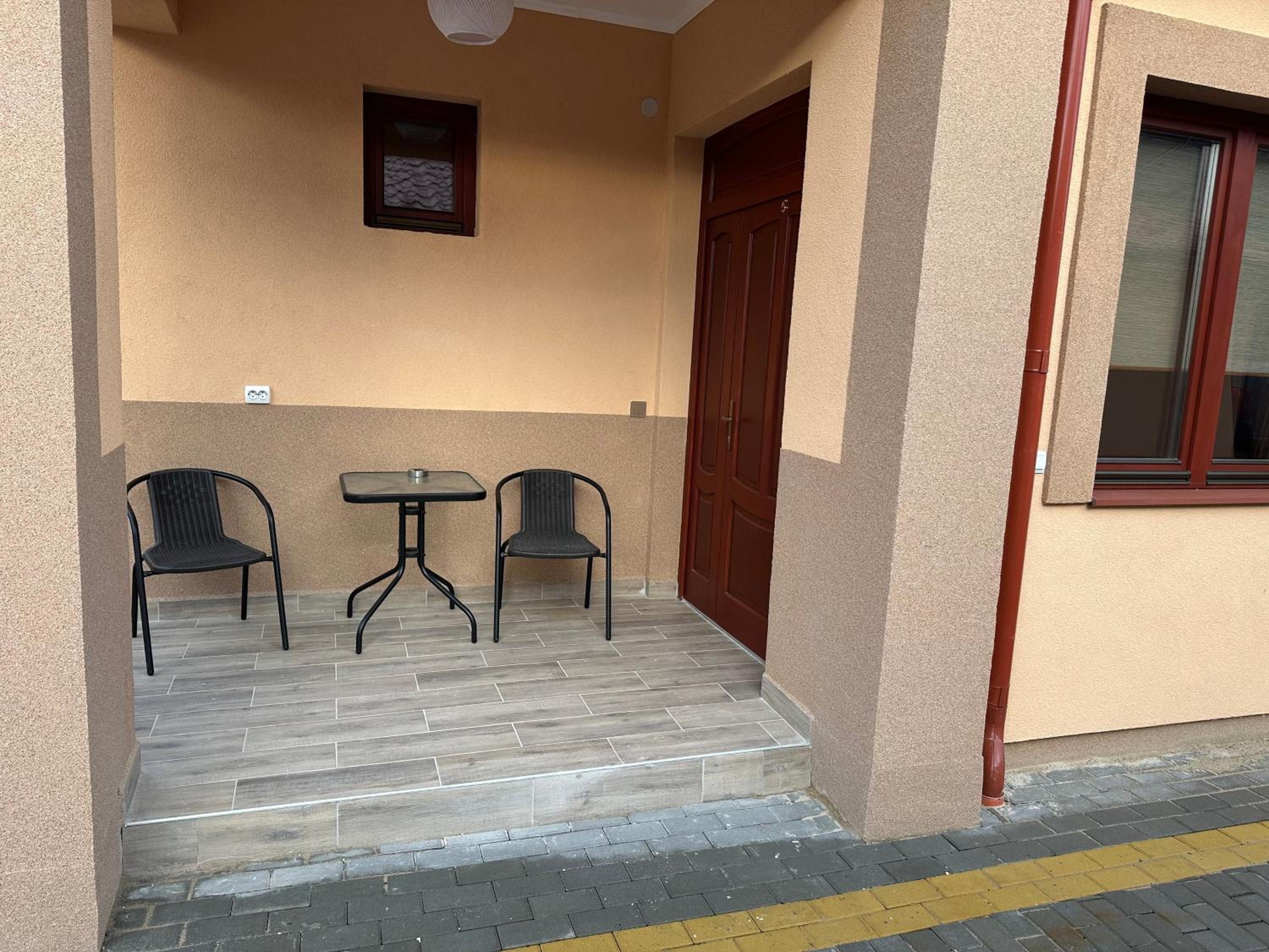 Studio Apartment with One Double Bed