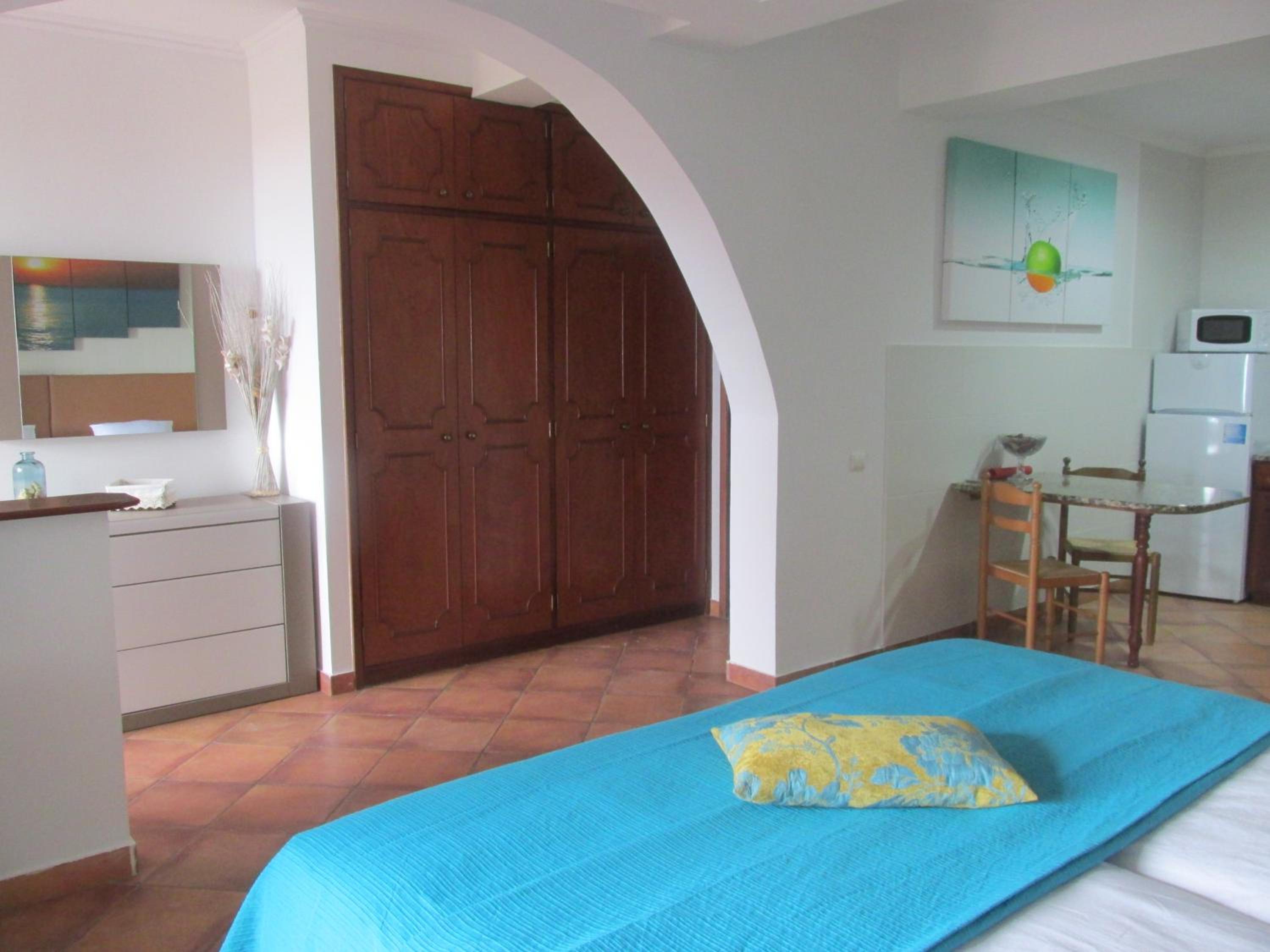 Studio with Sea View - Garden side photo 2