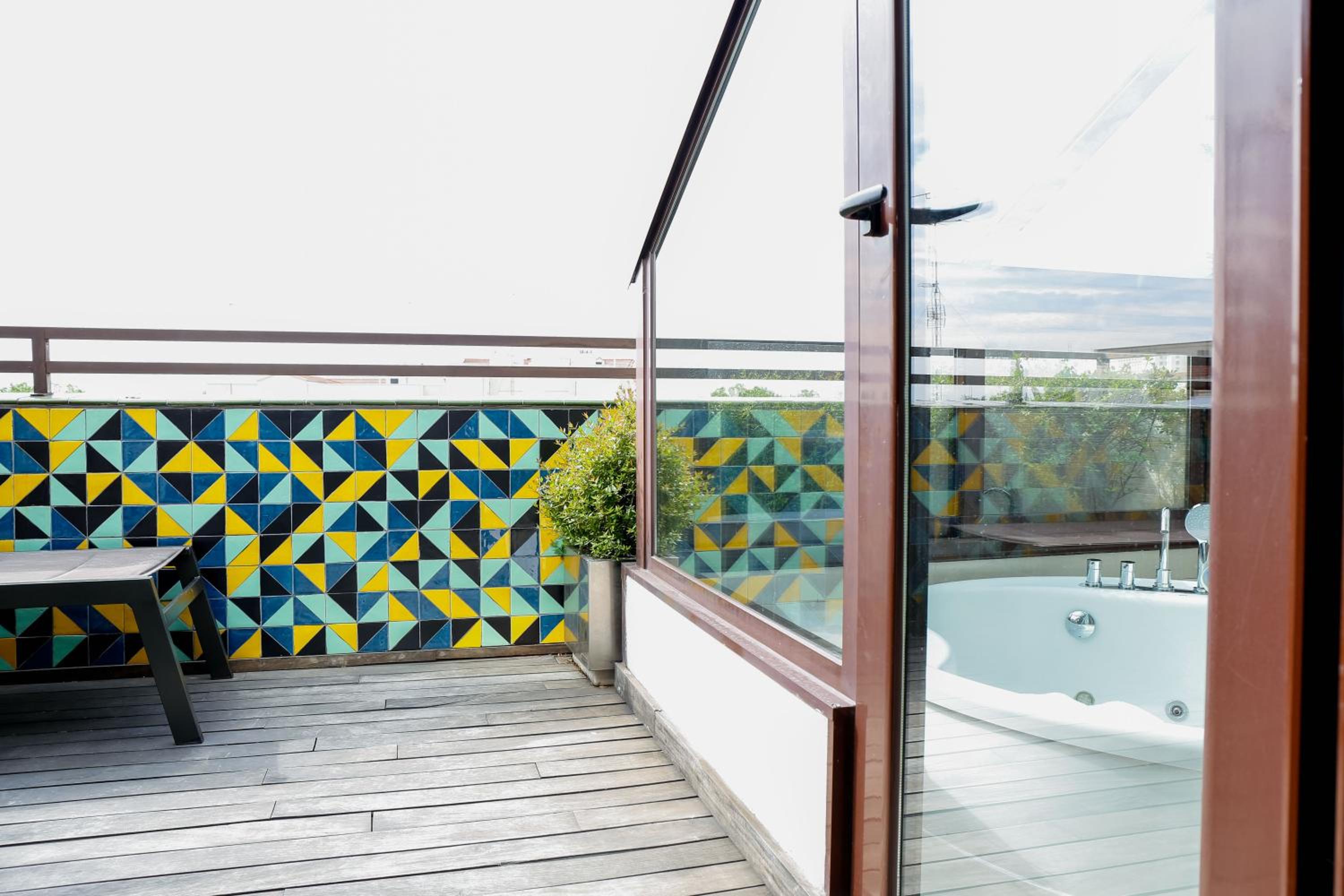 Double Room with Terrace and Spa Bath - Photo 2