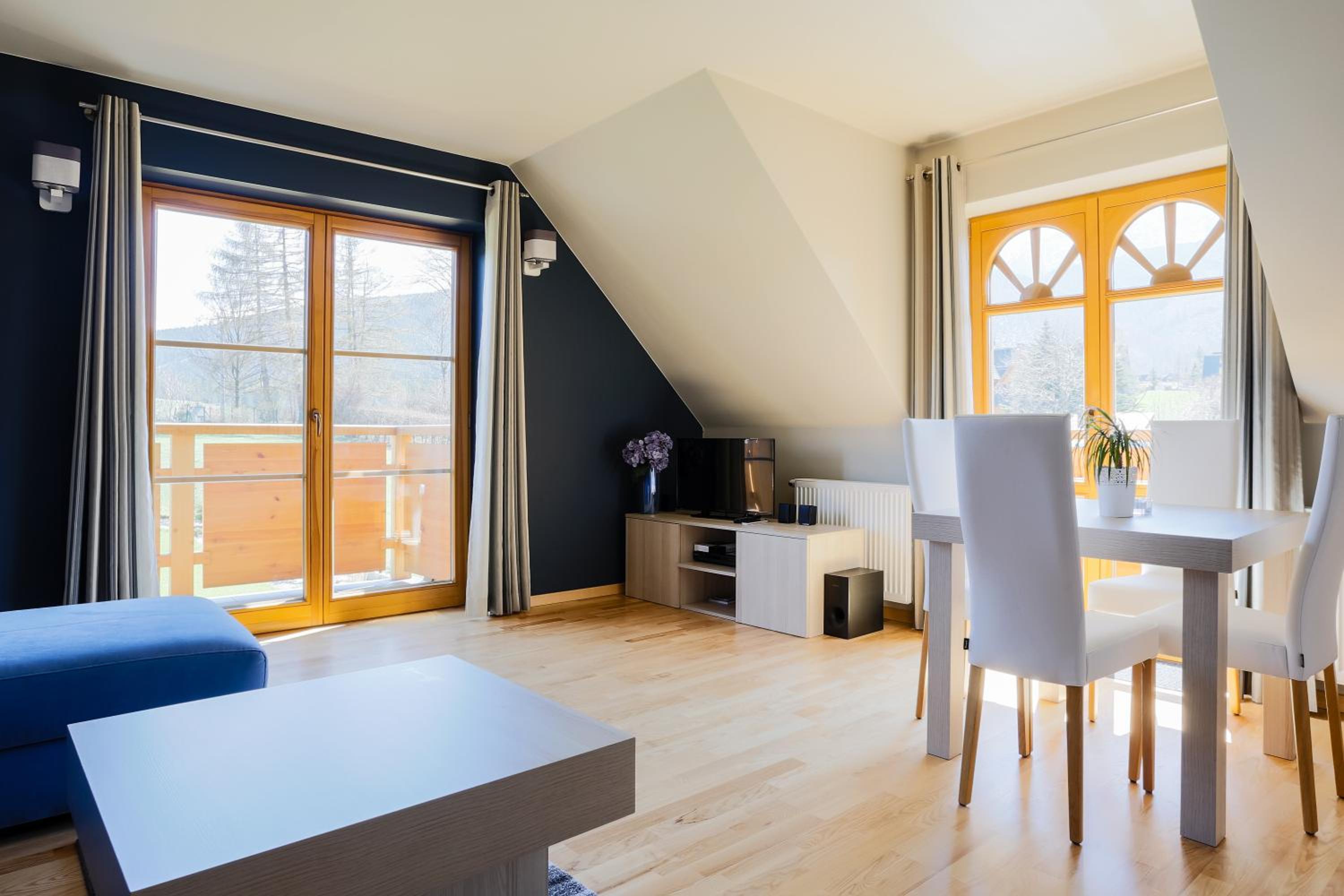 Apartment with Kitchenette and Balcony - Photo 21