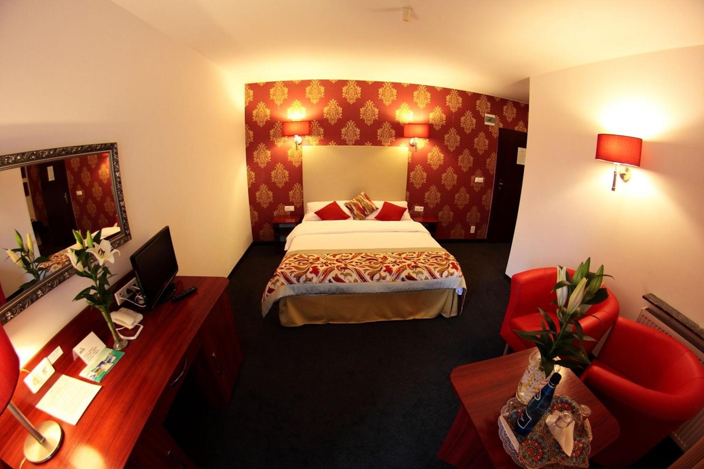 Double Room - Photo 8