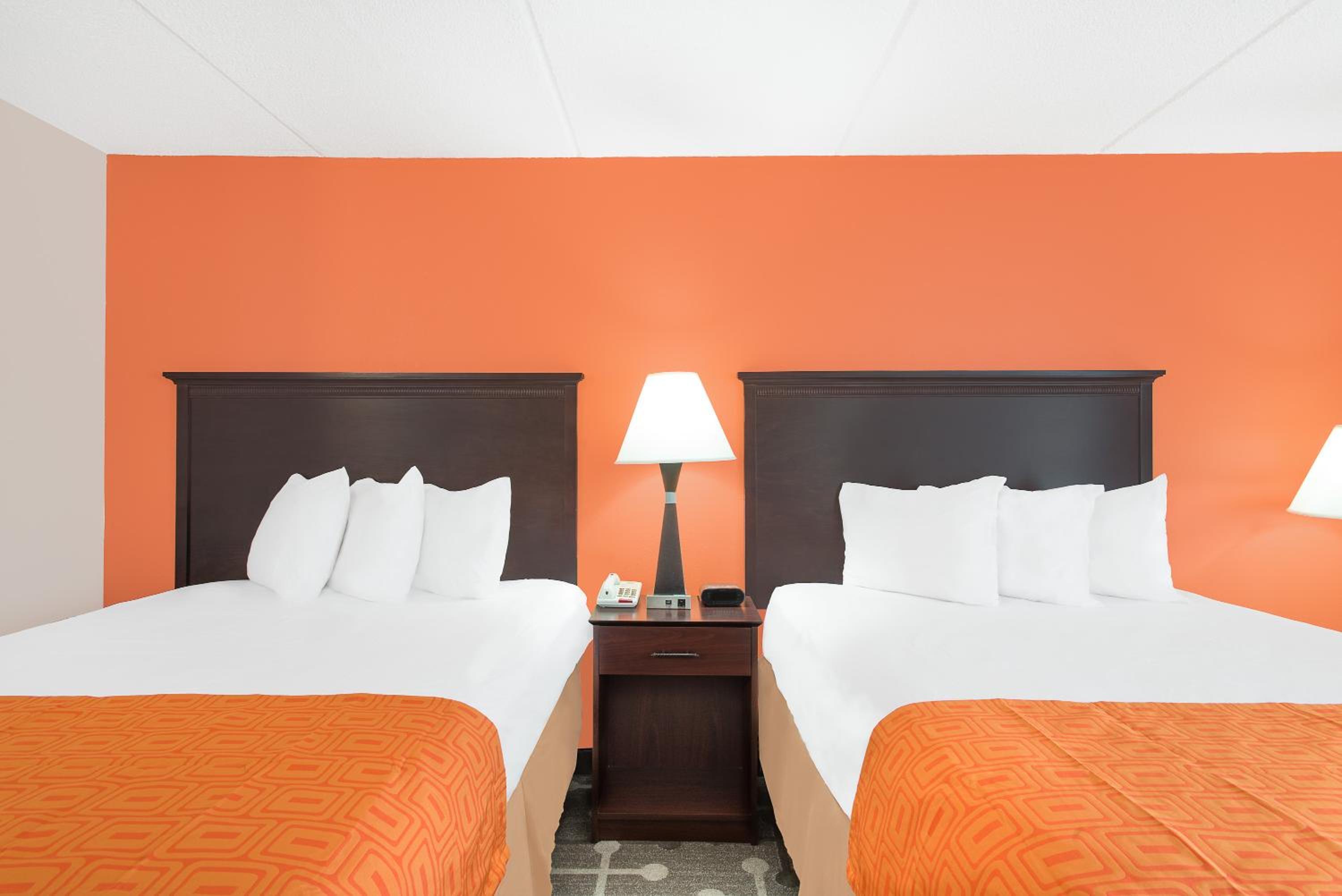 Queen Room with Two Queen Beds - Non-Smoking photo 1