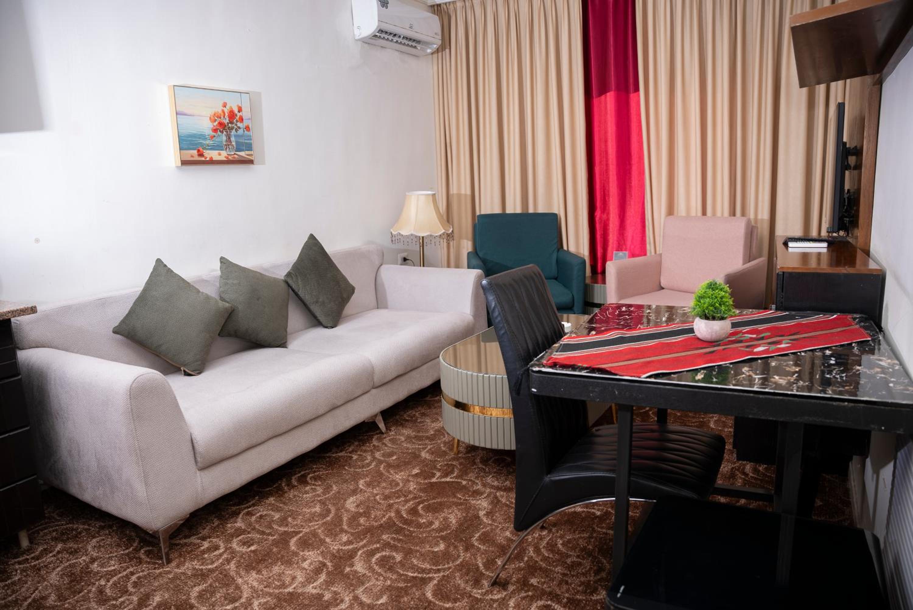 Deluxe Junior Suite
