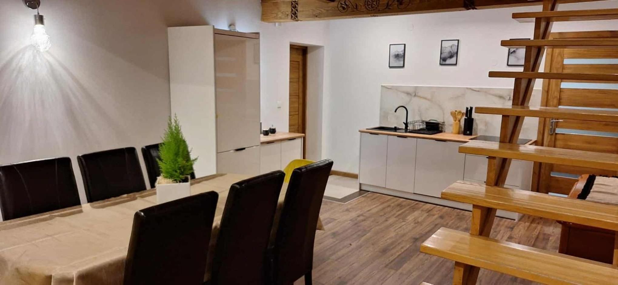 Three-Bedroom Apartment photo 2