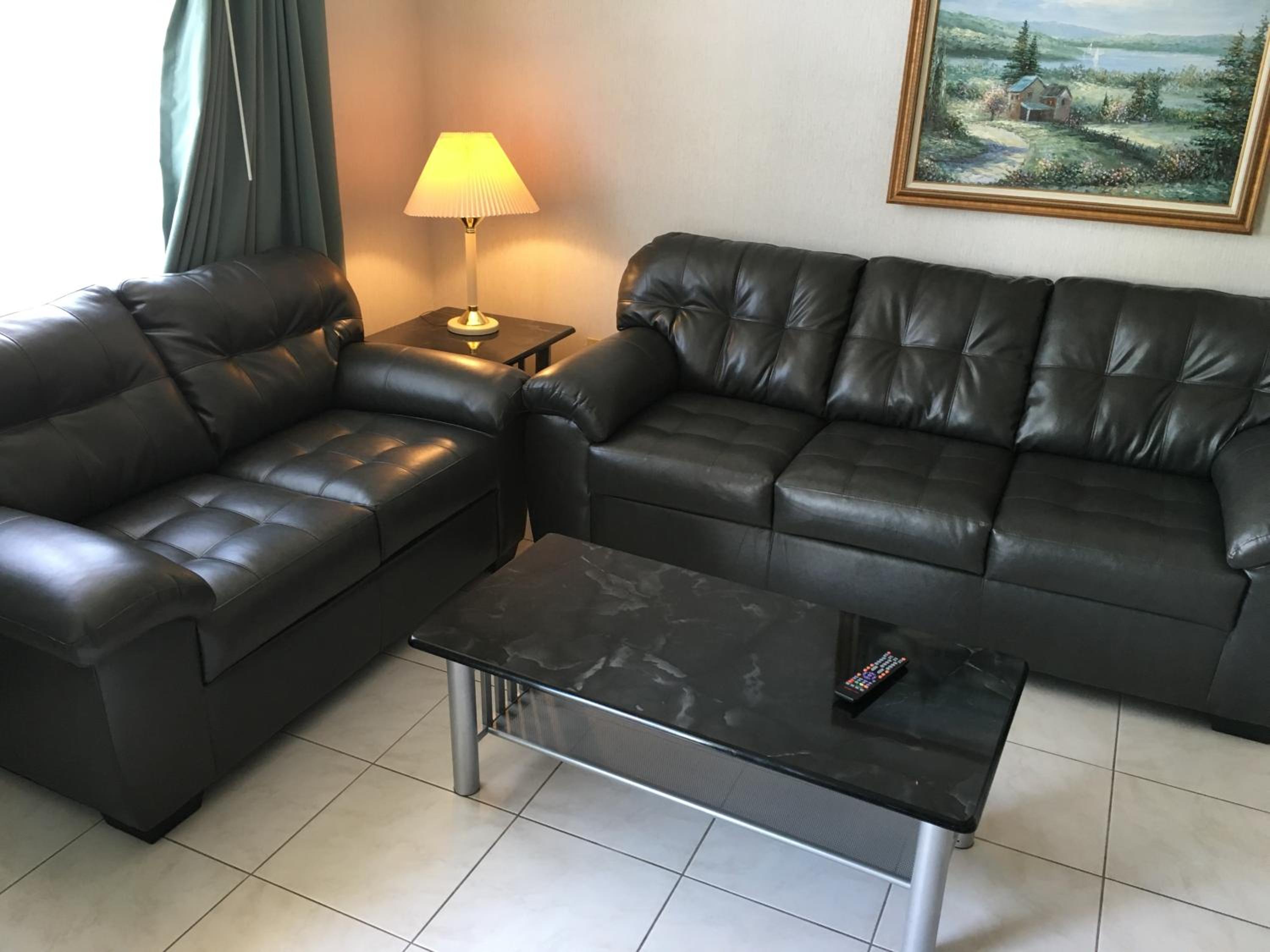 Two-Bedroom Suite photo 3