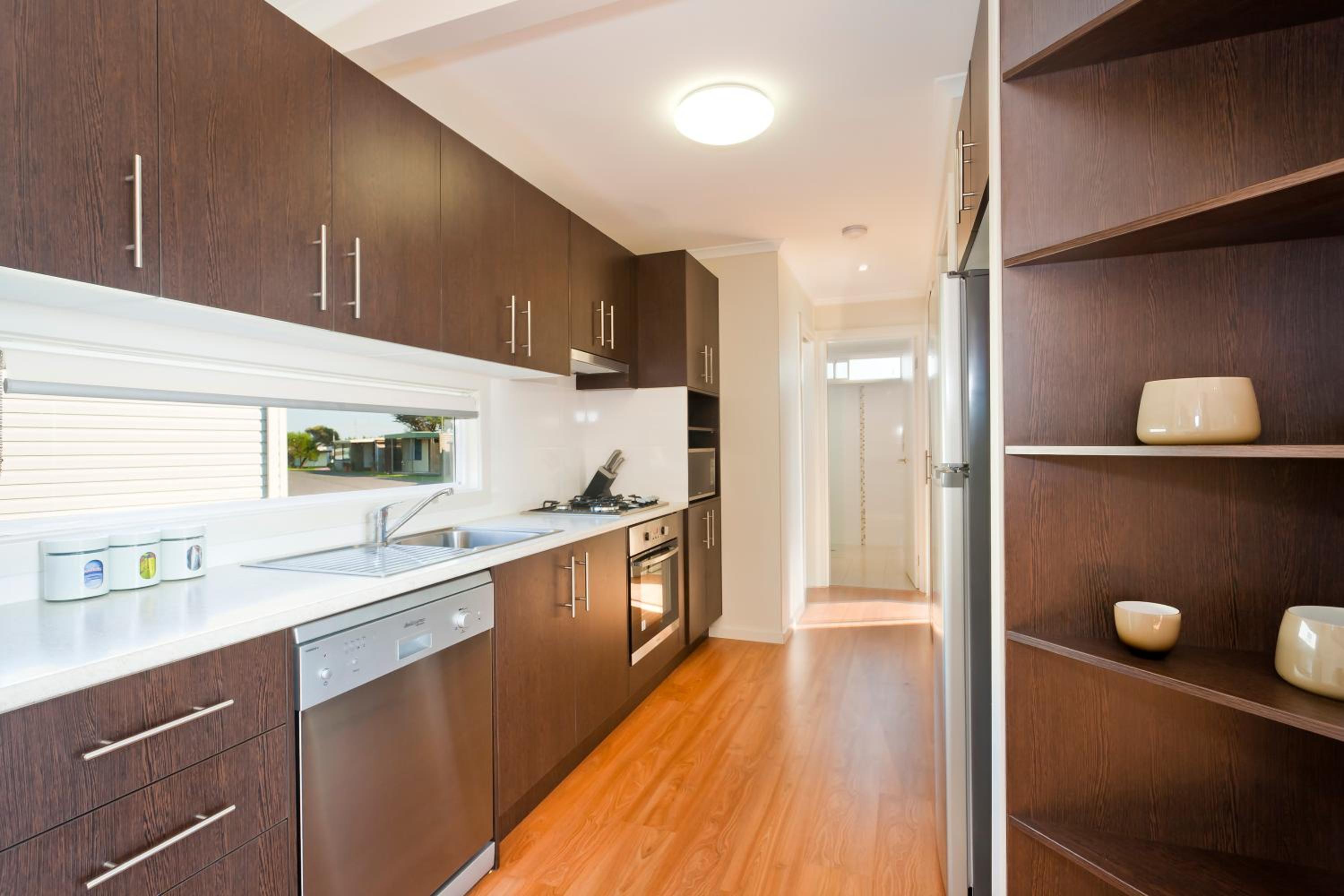 Two-Bedroom Cabin with River View  photo 2