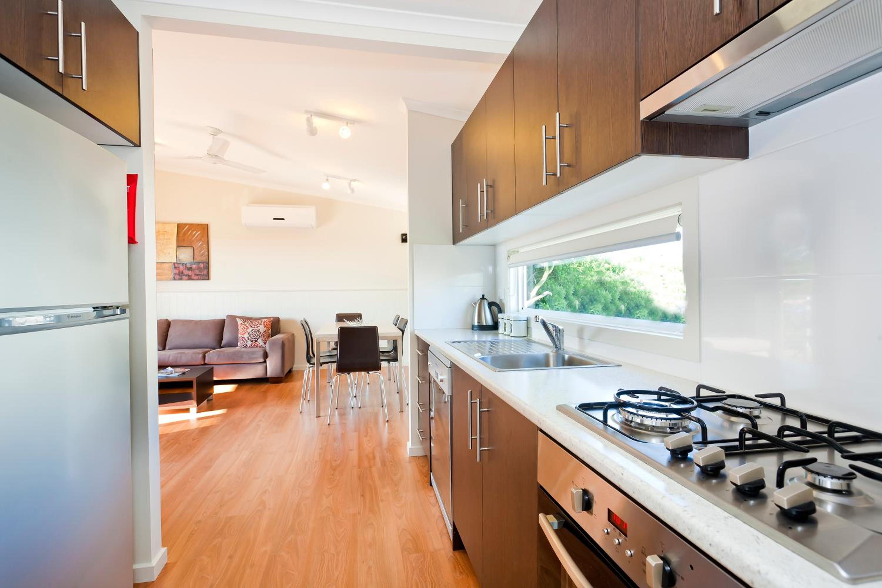 Two-Bedroom Cabin with River View  photo 3