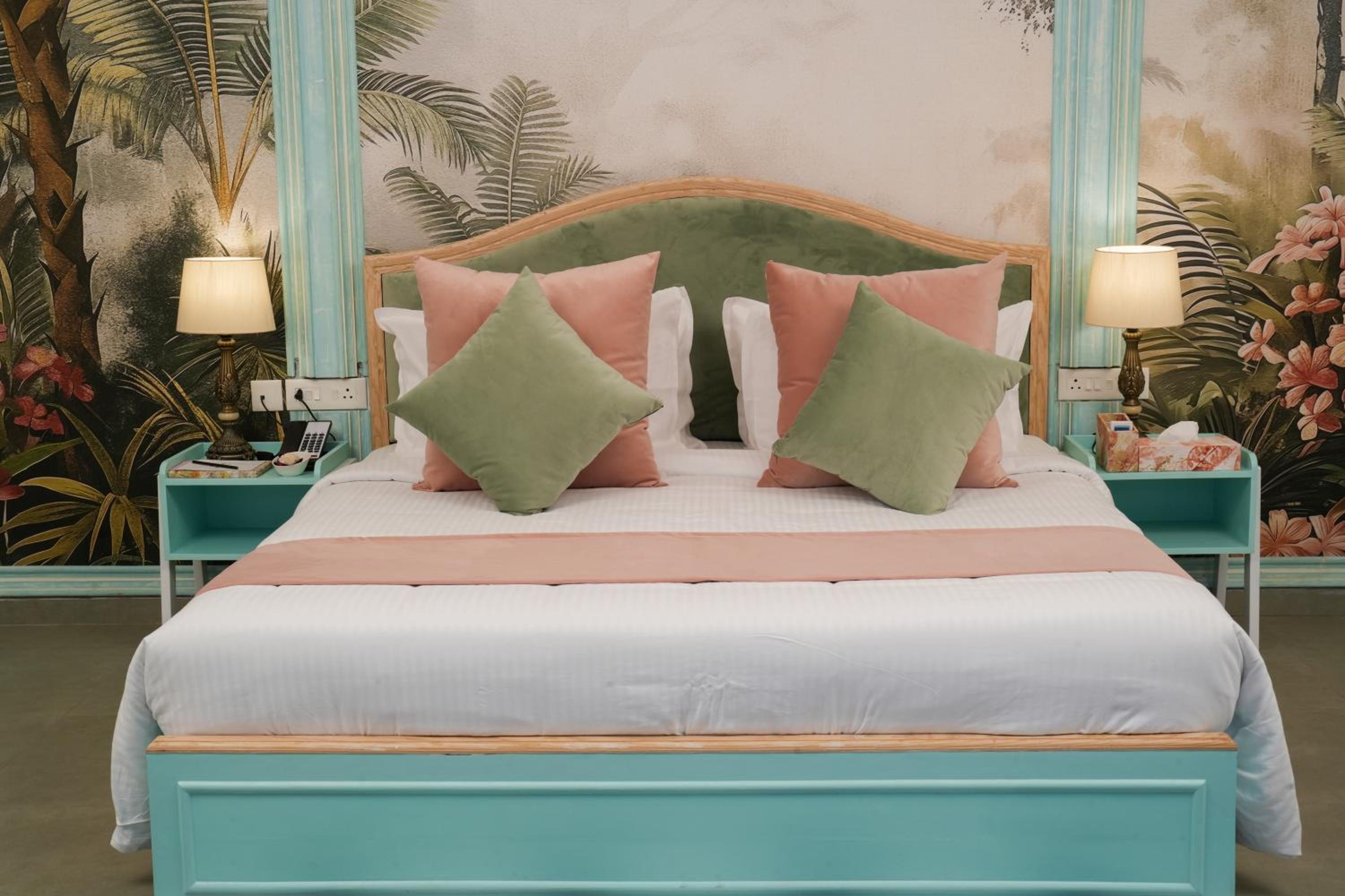 Junior Suite with Garden View