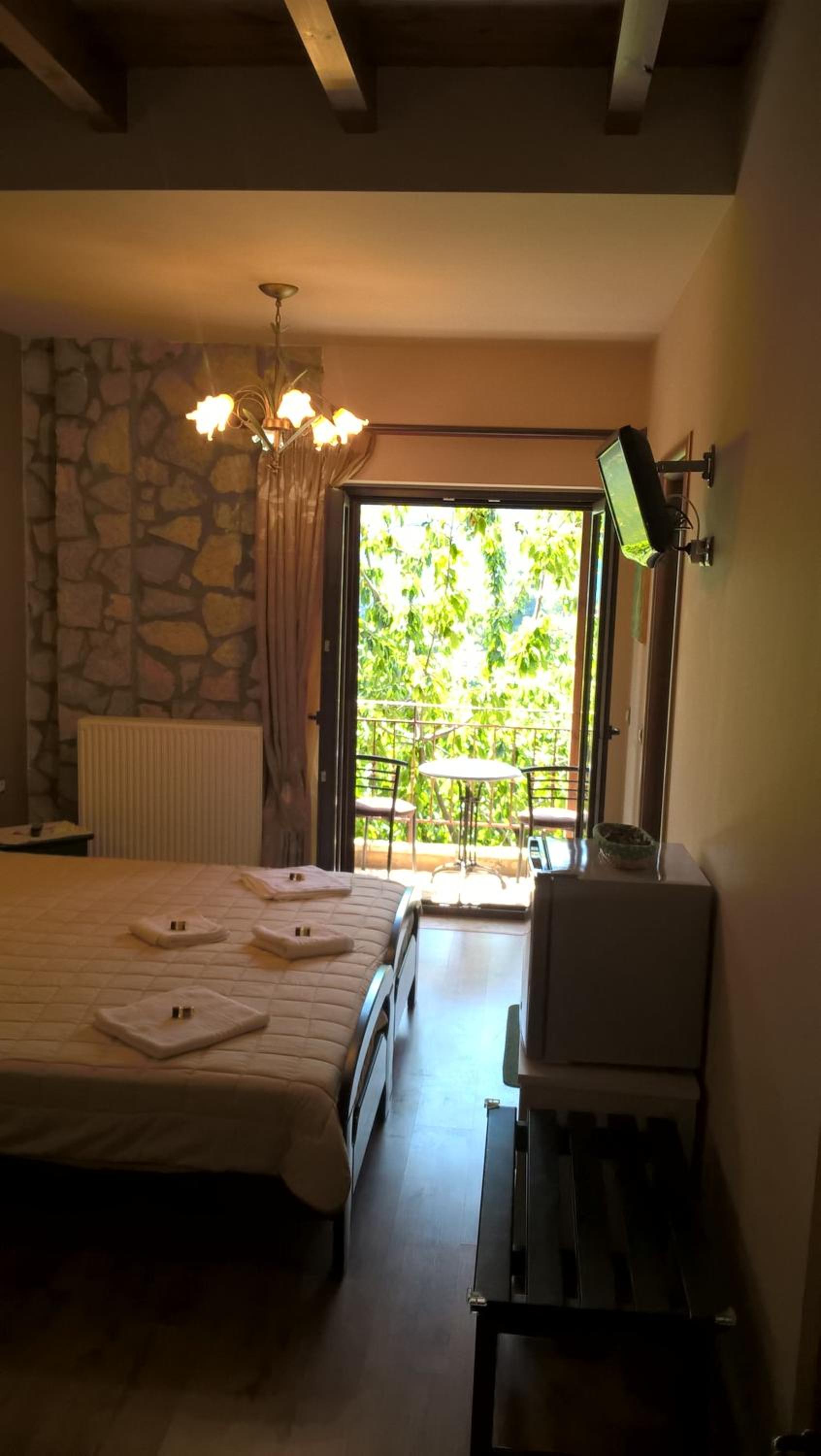 Double or Twin Room with Mountain View photo 1