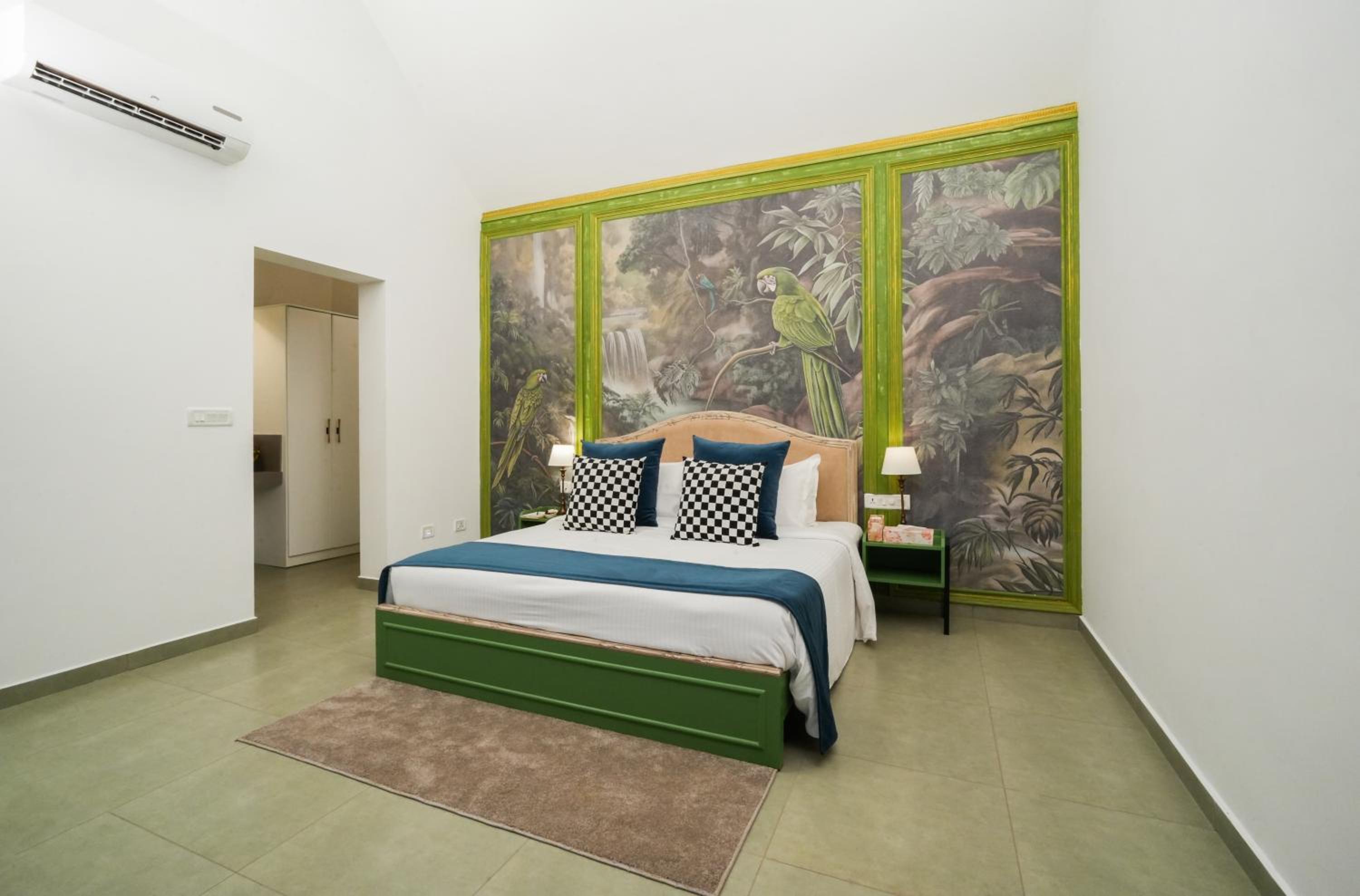 Junior Suite with Garden View