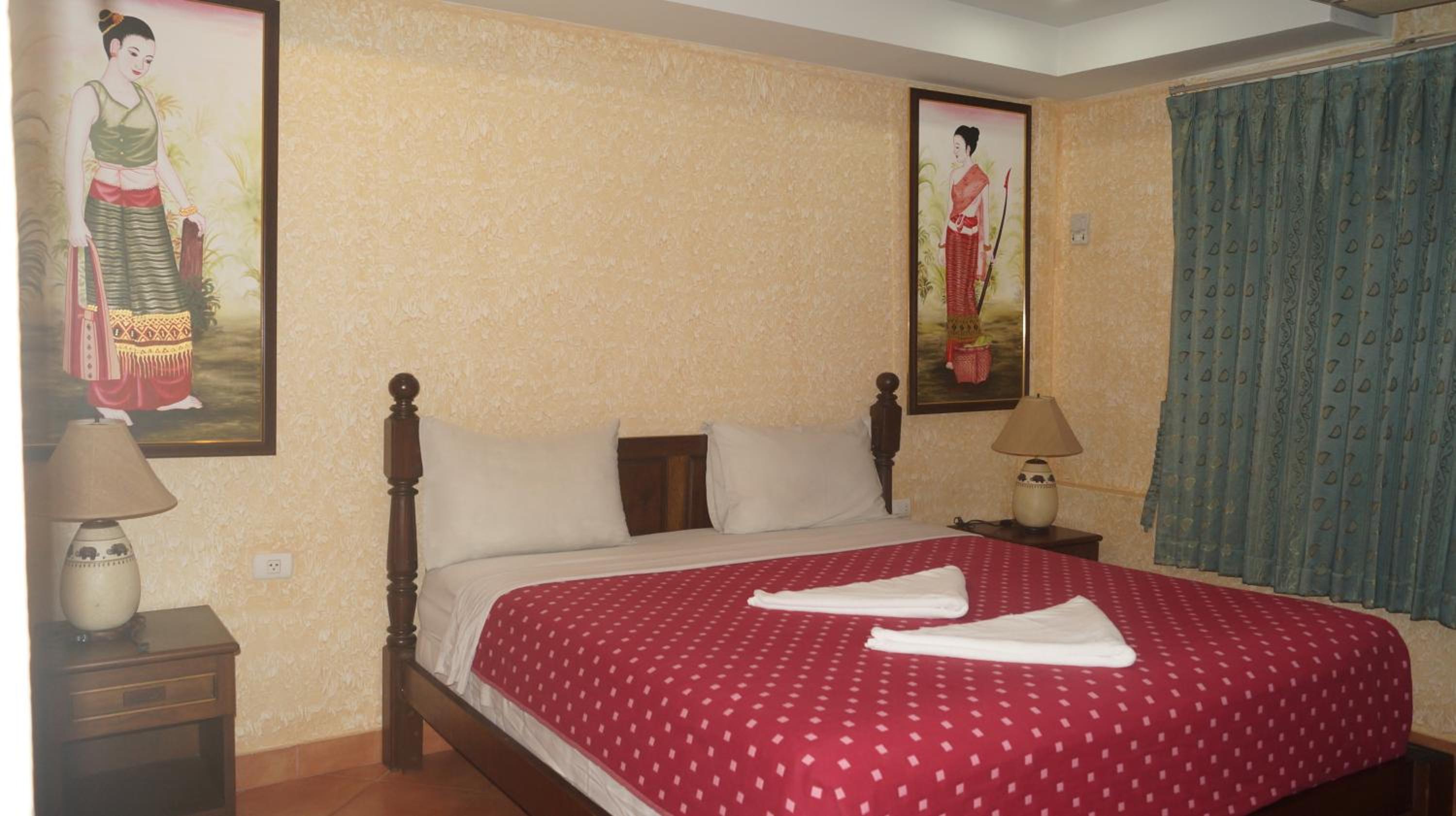 Deluxe King Room - Photo 5