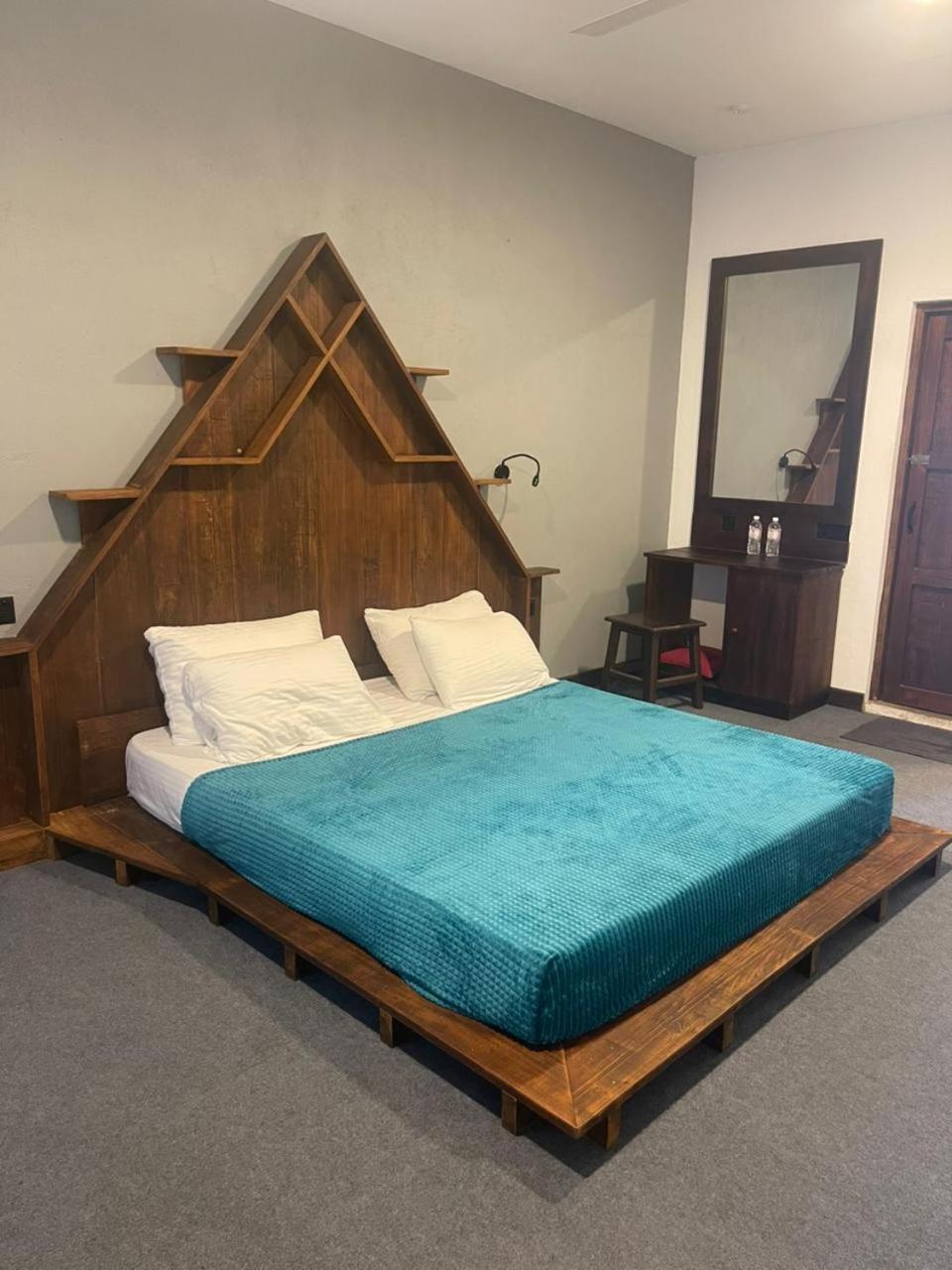 Deluxe Double Room with Balcony and Sea View