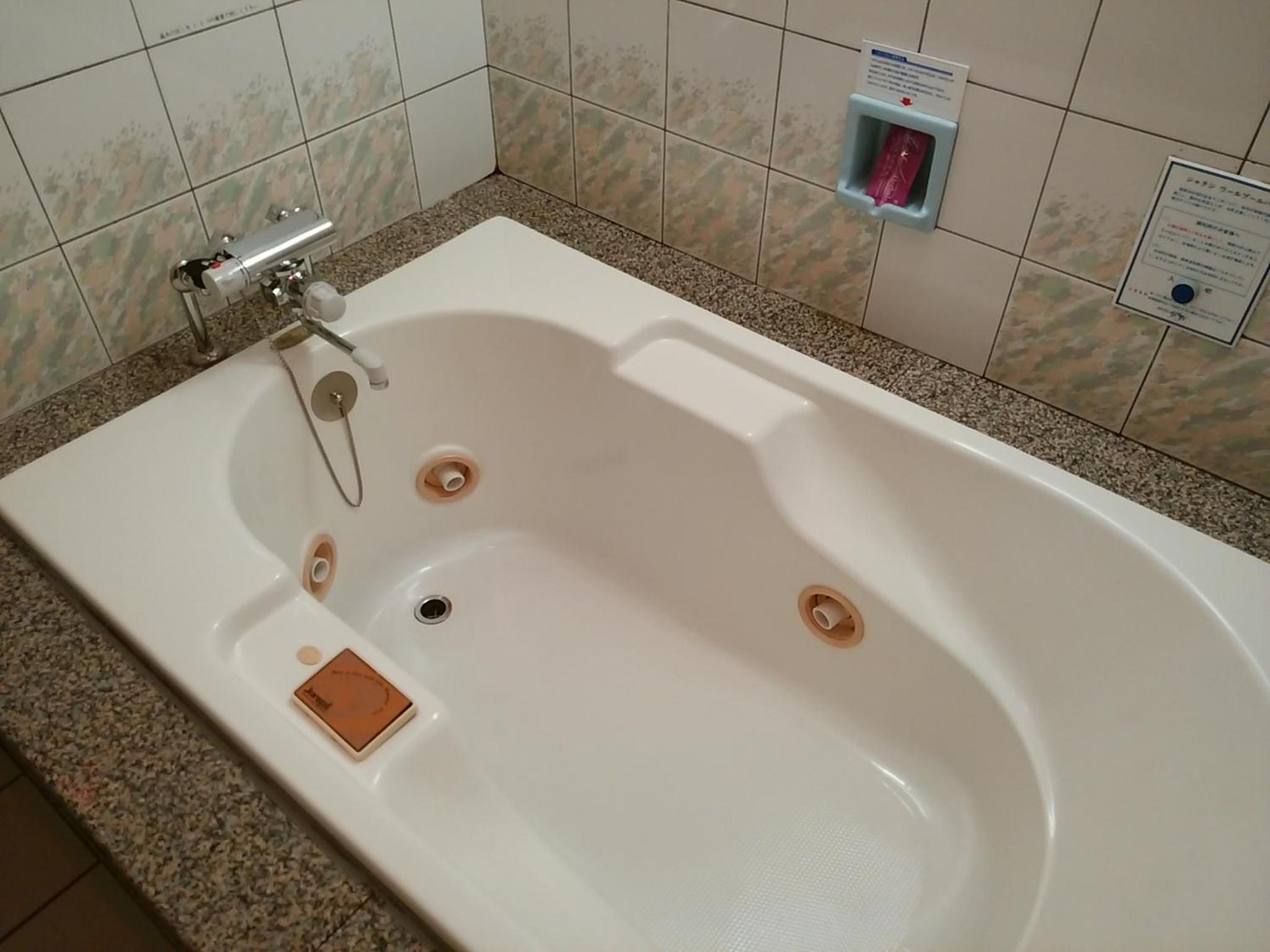 Large Double Room - Photo 4