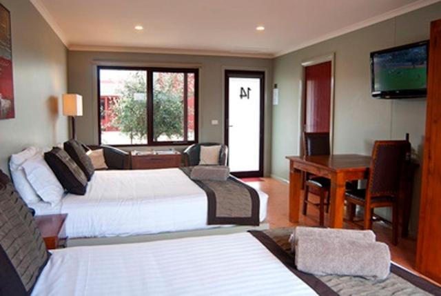 Deluxe Queen Room with Two Queen Beds