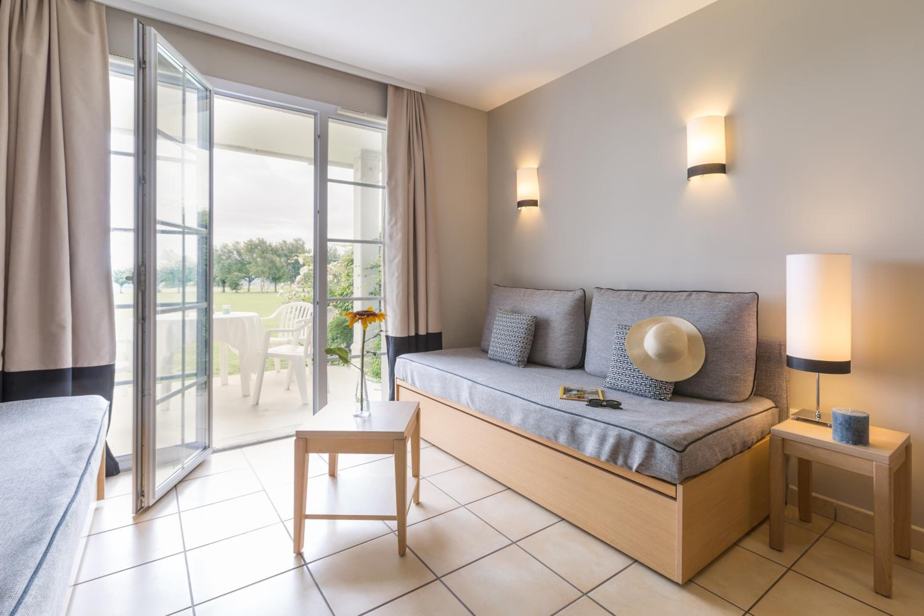 Studio with Sleeping Alcôve and Terrace or Balcony (5 People), photo 6