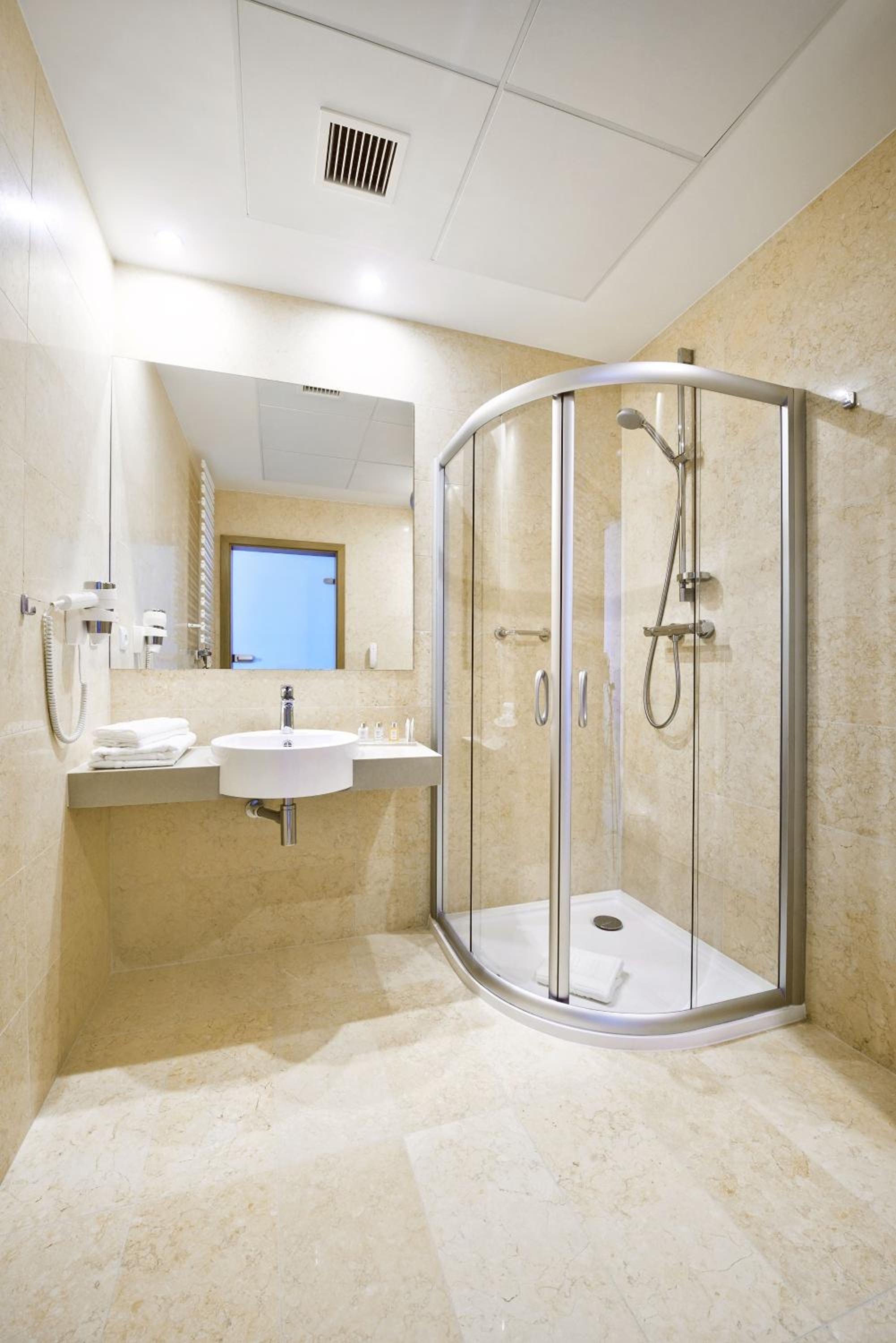 Double or Twin Room photo 2